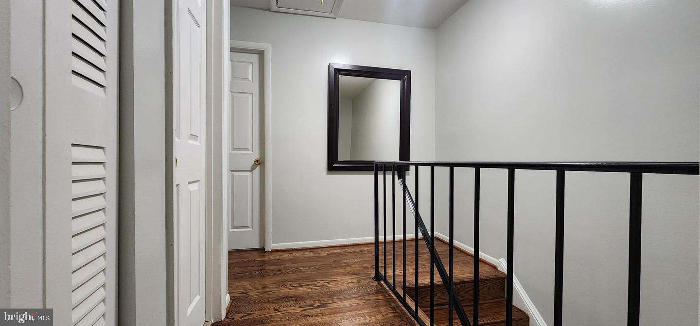 GLASSMANOR - Residential Lease