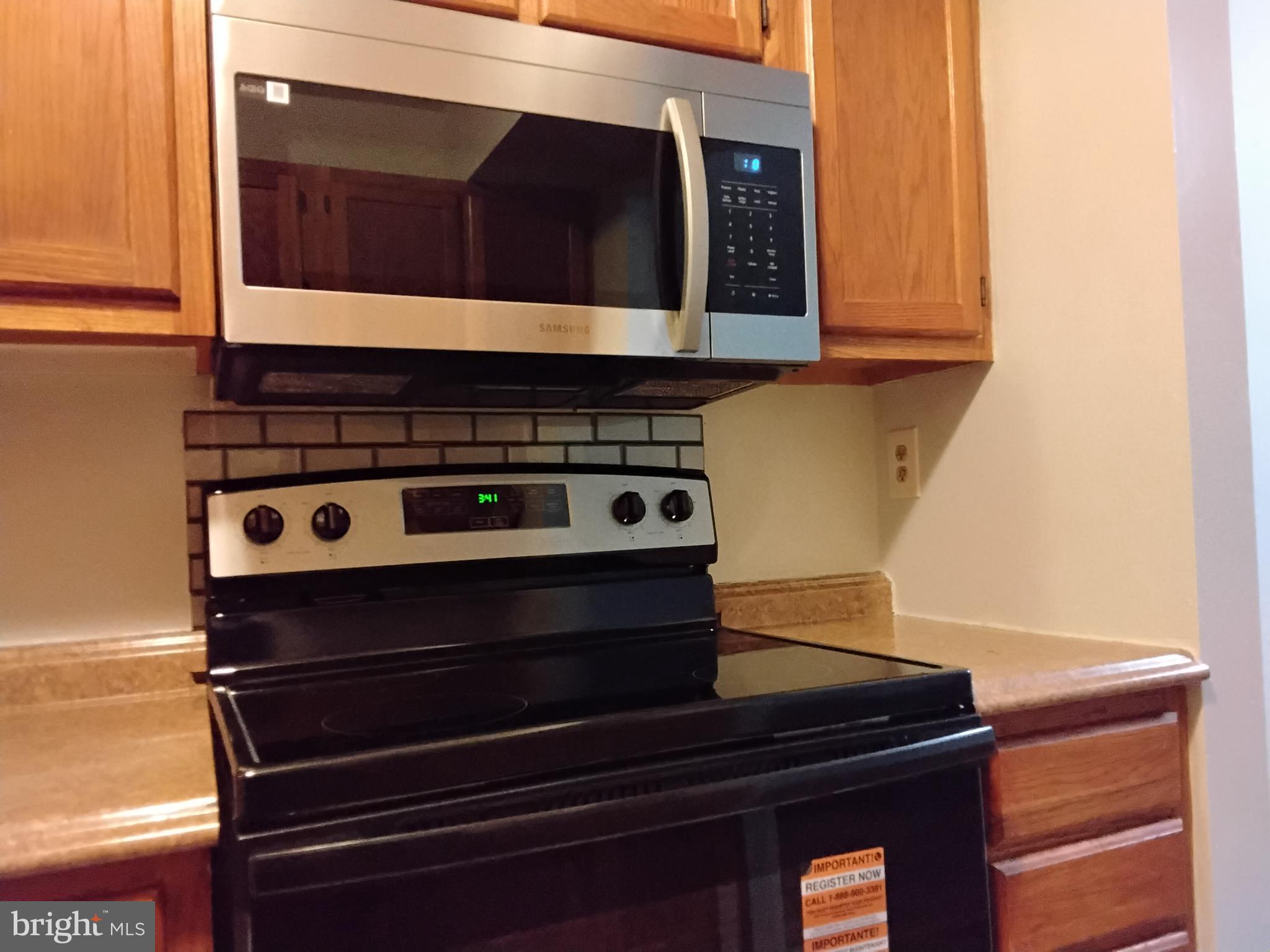 GLASSMANOR - Residential Lease