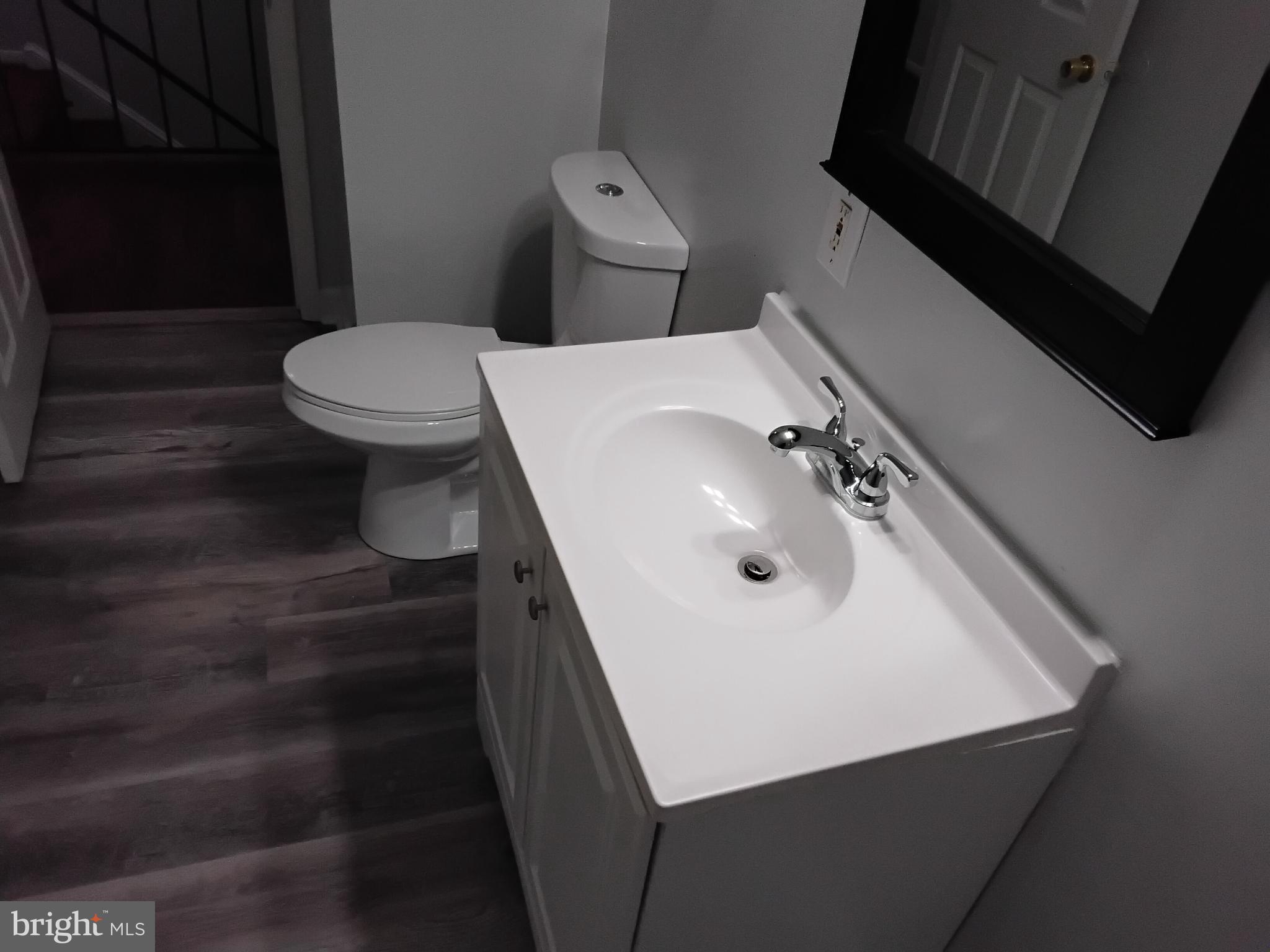 GLASSMANOR - Residential Lease