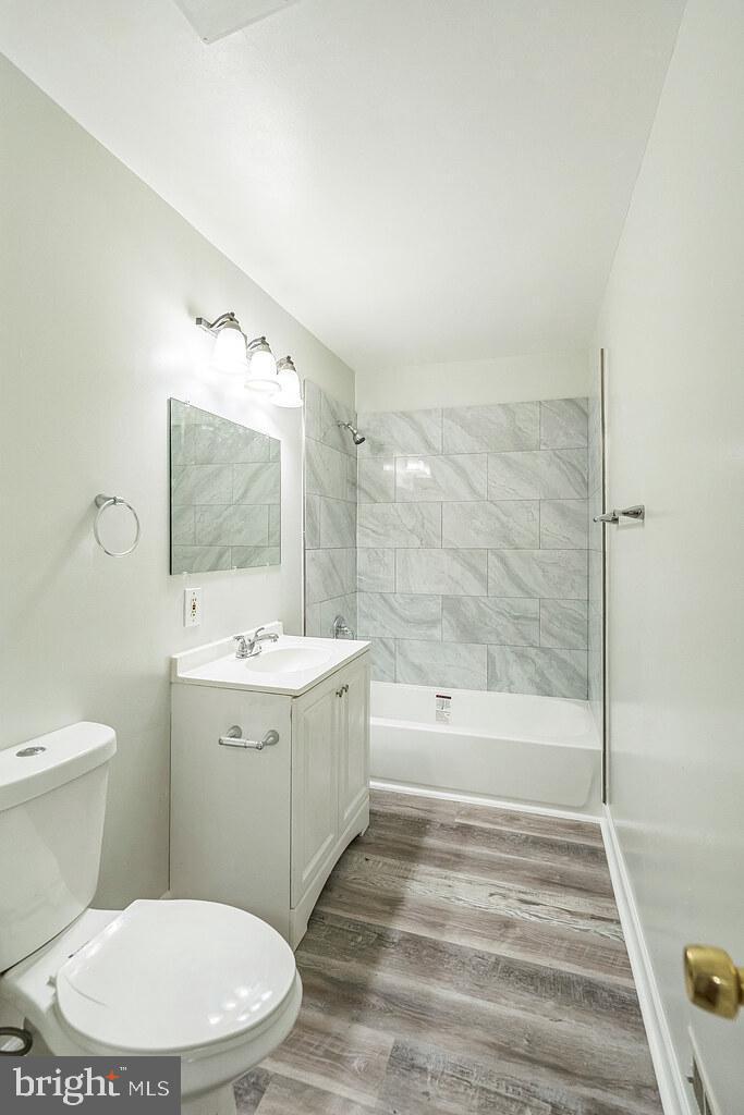 GLASSMANOR - Residential Lease