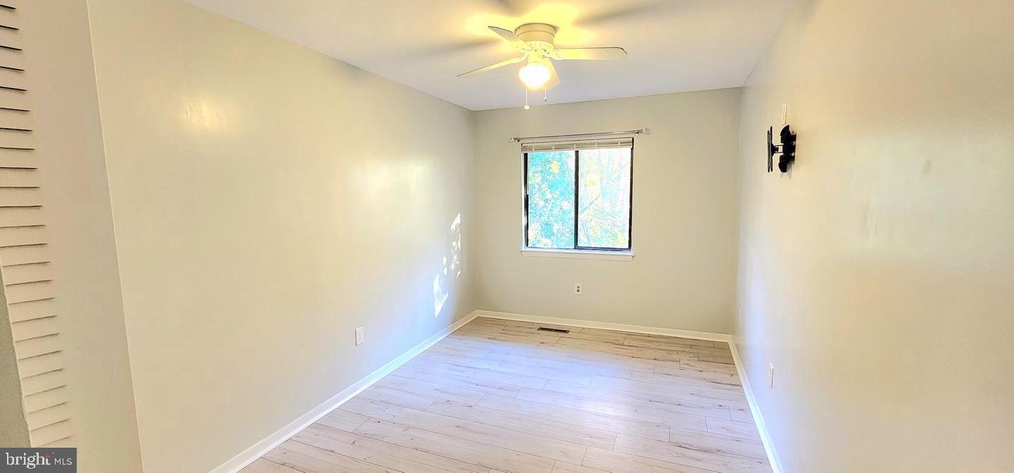 GLASSMANOR - Residential Lease