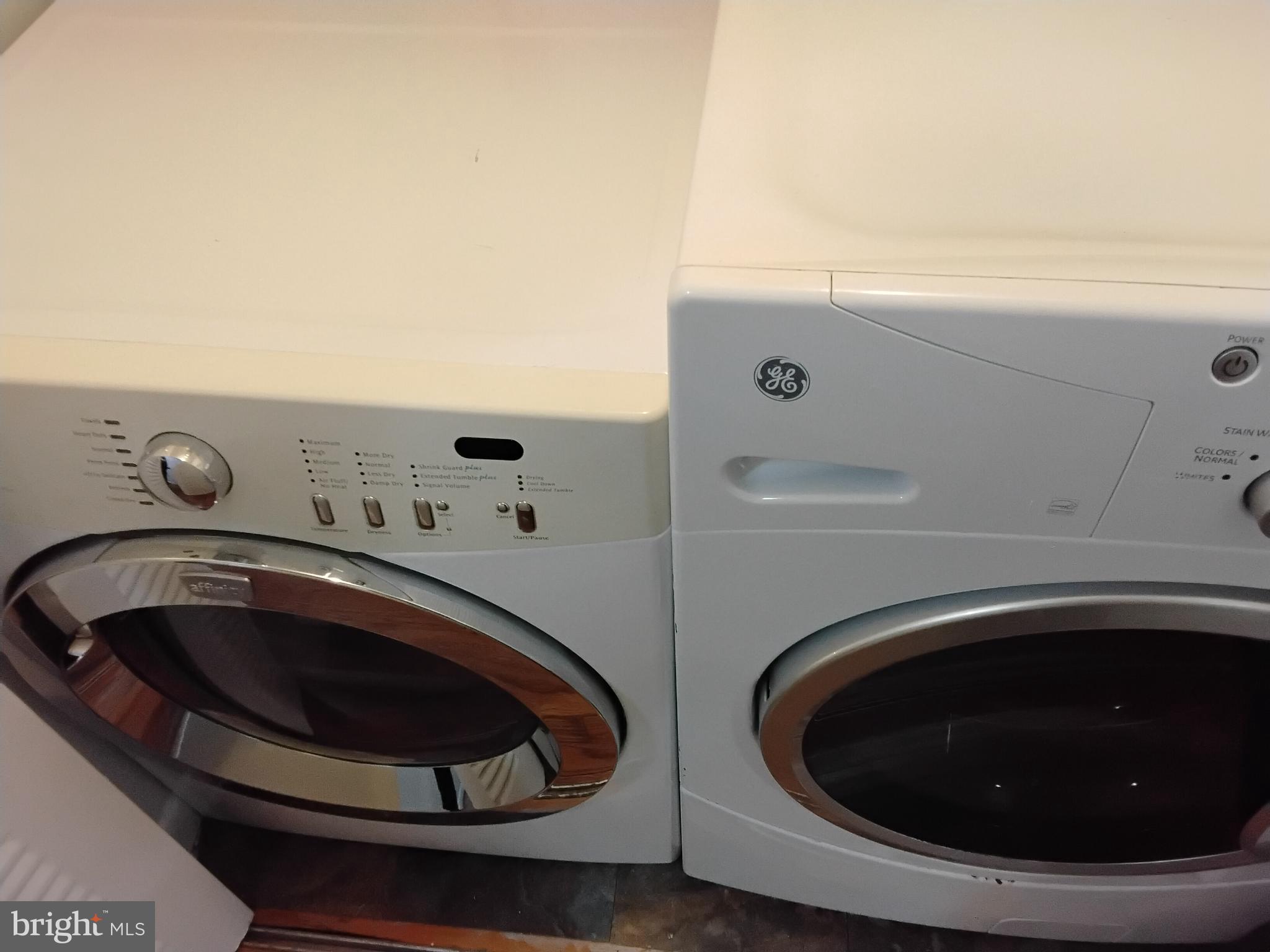 GLASSMANOR - Residential Lease