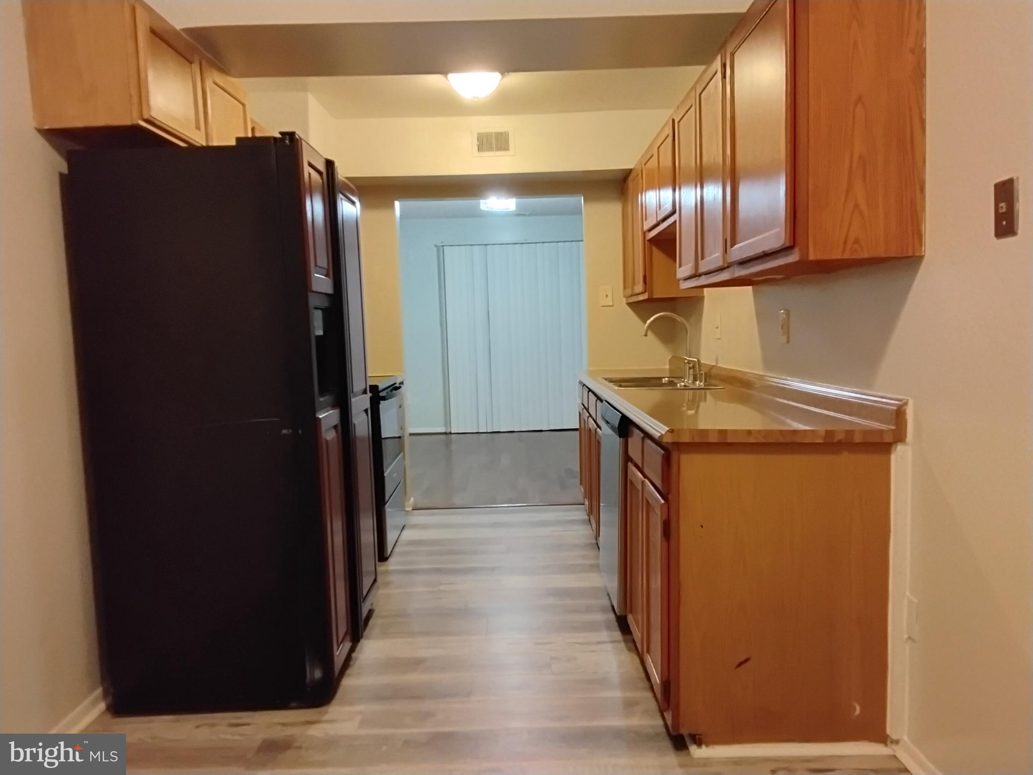 GLASSMANOR - Residential Lease