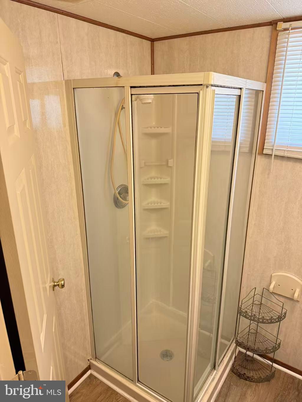 COUNTRY CLUB LAKE - Residential Lease