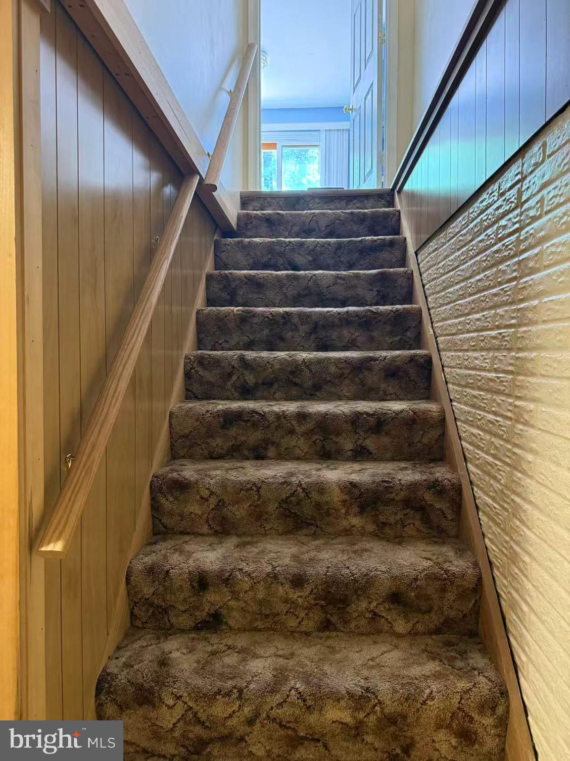 COUNTRY CLUB LAKE - Residential Lease