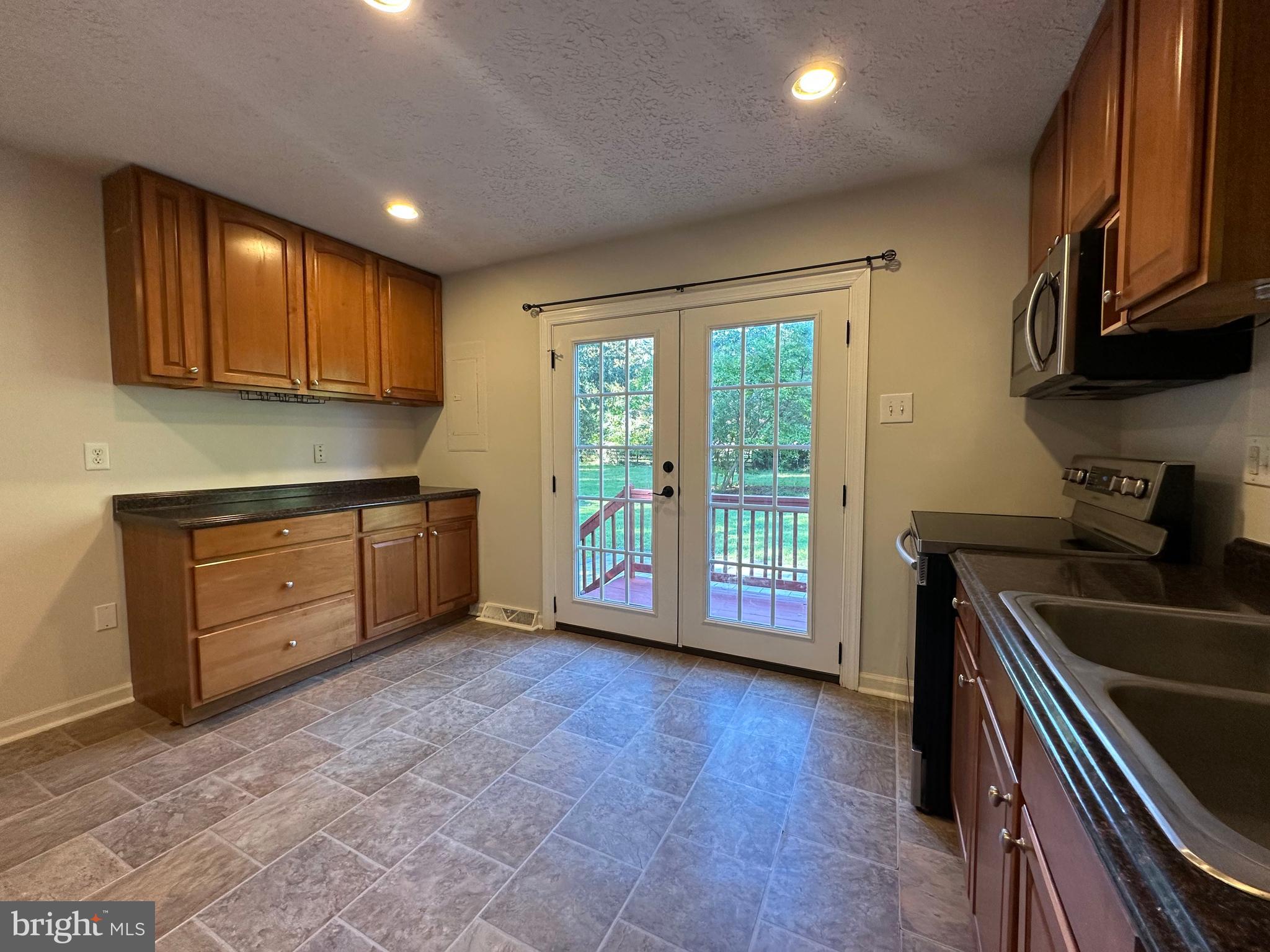 CAROLINE PINES - Residential Lease