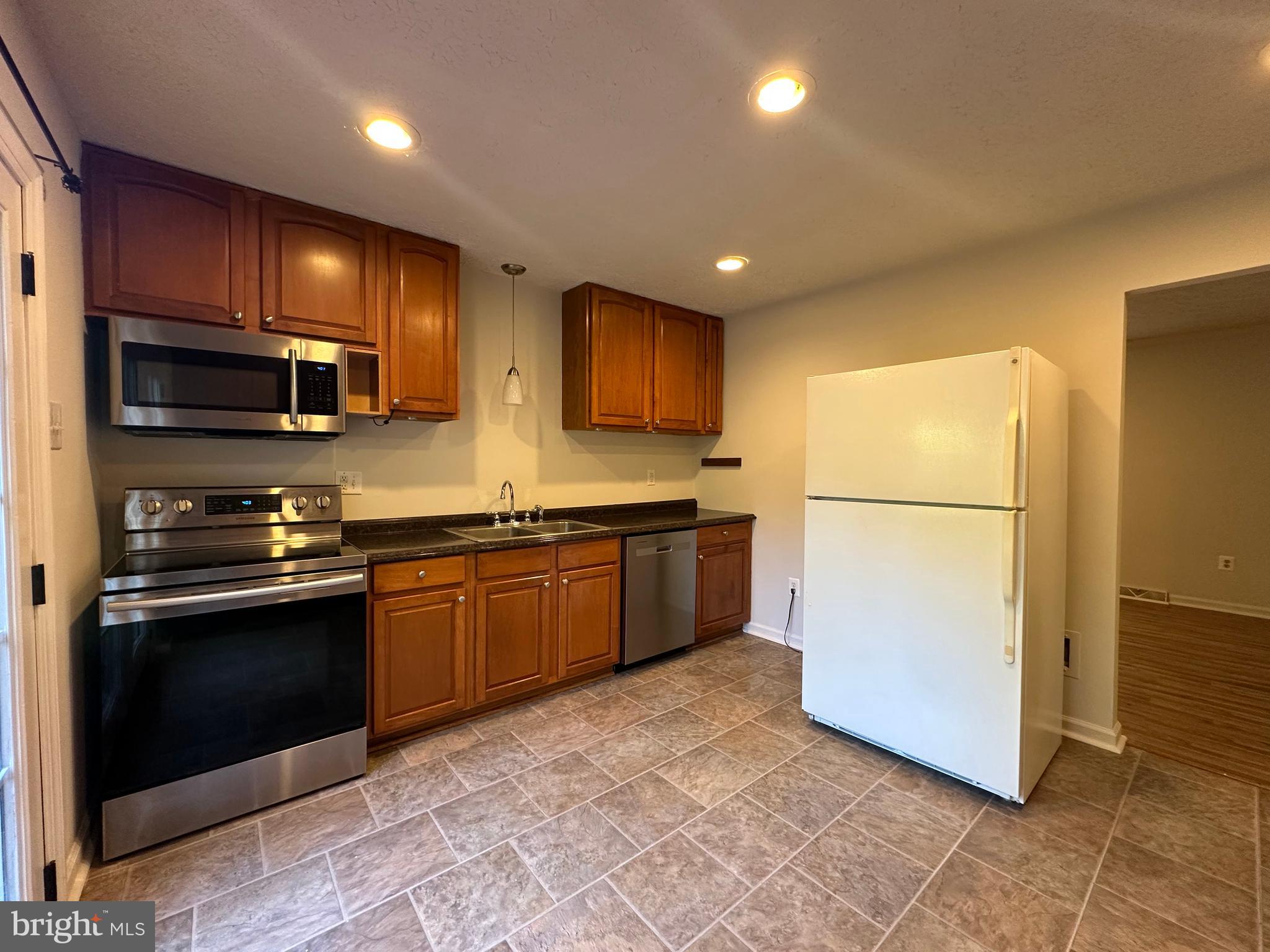 CAROLINE PINES - Residential Lease