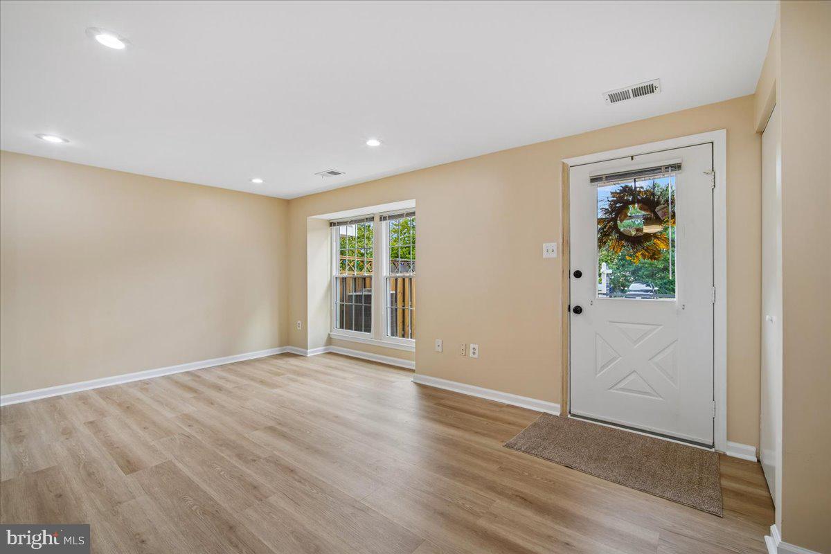 407 PALMTREE DRIVE
