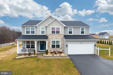 Homes For Sale - 25 S Brick Lane<br/> ELVERSON, PA 19520