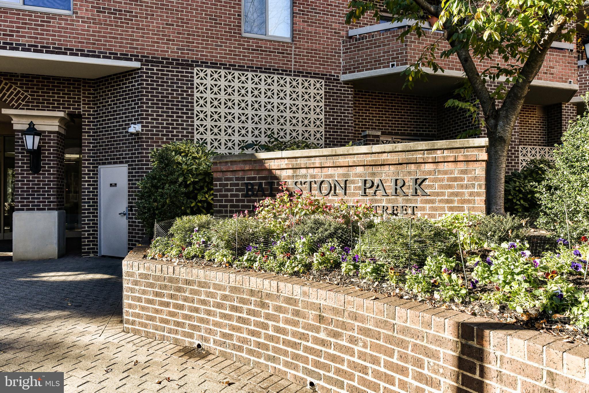 BALLSTON PARK - Residential Lease