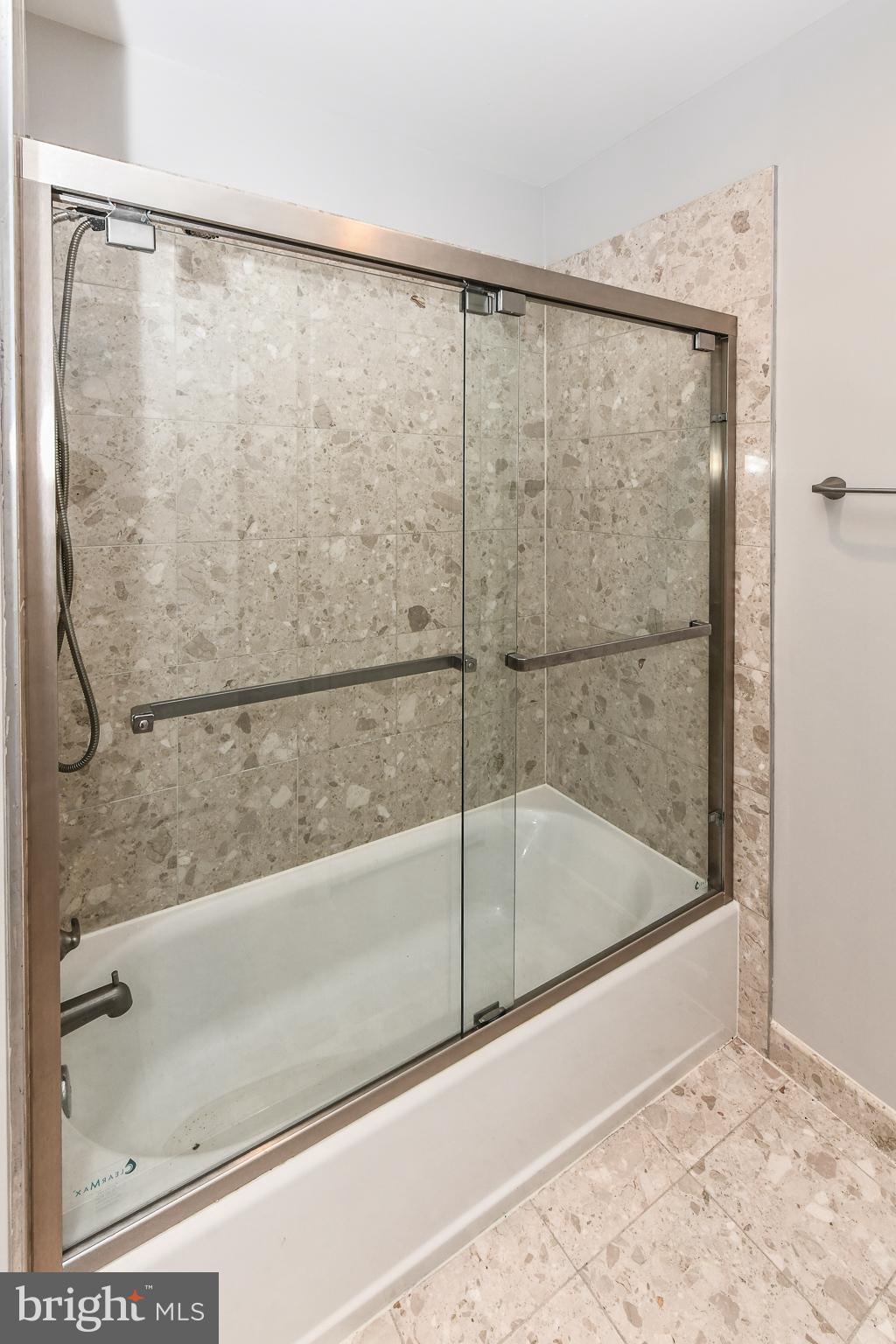 BALLSTON PARK - Residential Lease