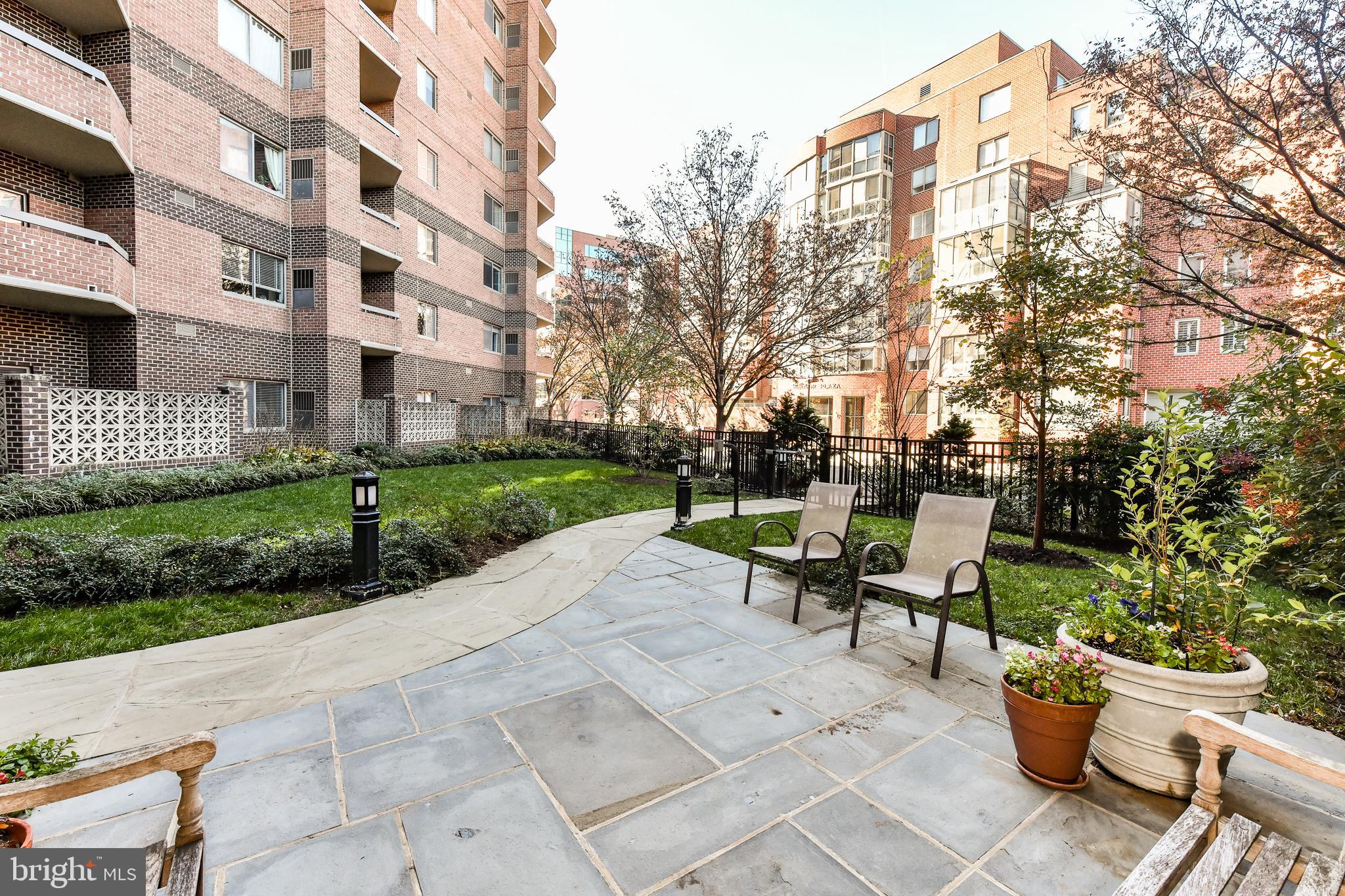 BALLSTON PARK - Residential Lease