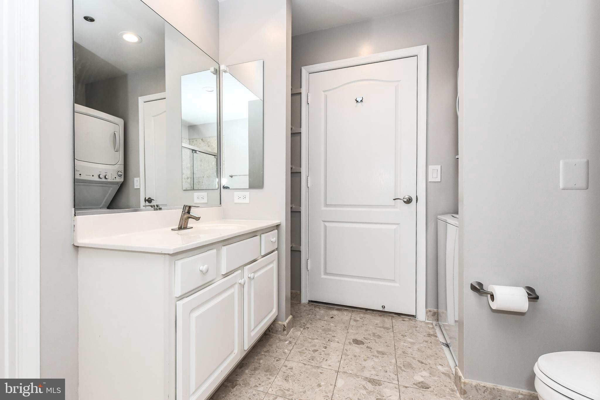 BALLSTON PARK - Residential Lease