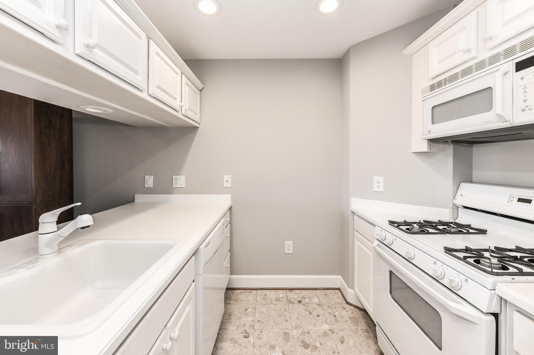 BALLSTON PARK - Residential Lease