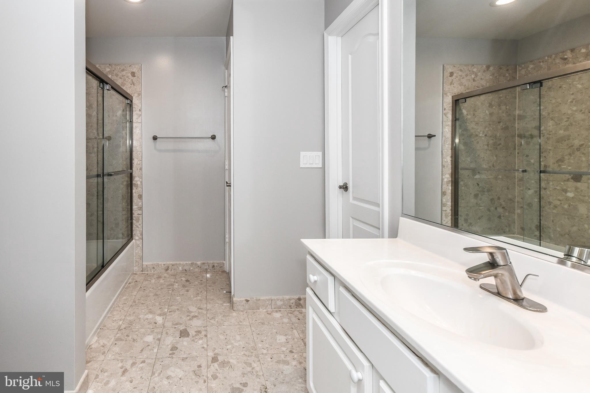 BALLSTON PARK - Residential Lease