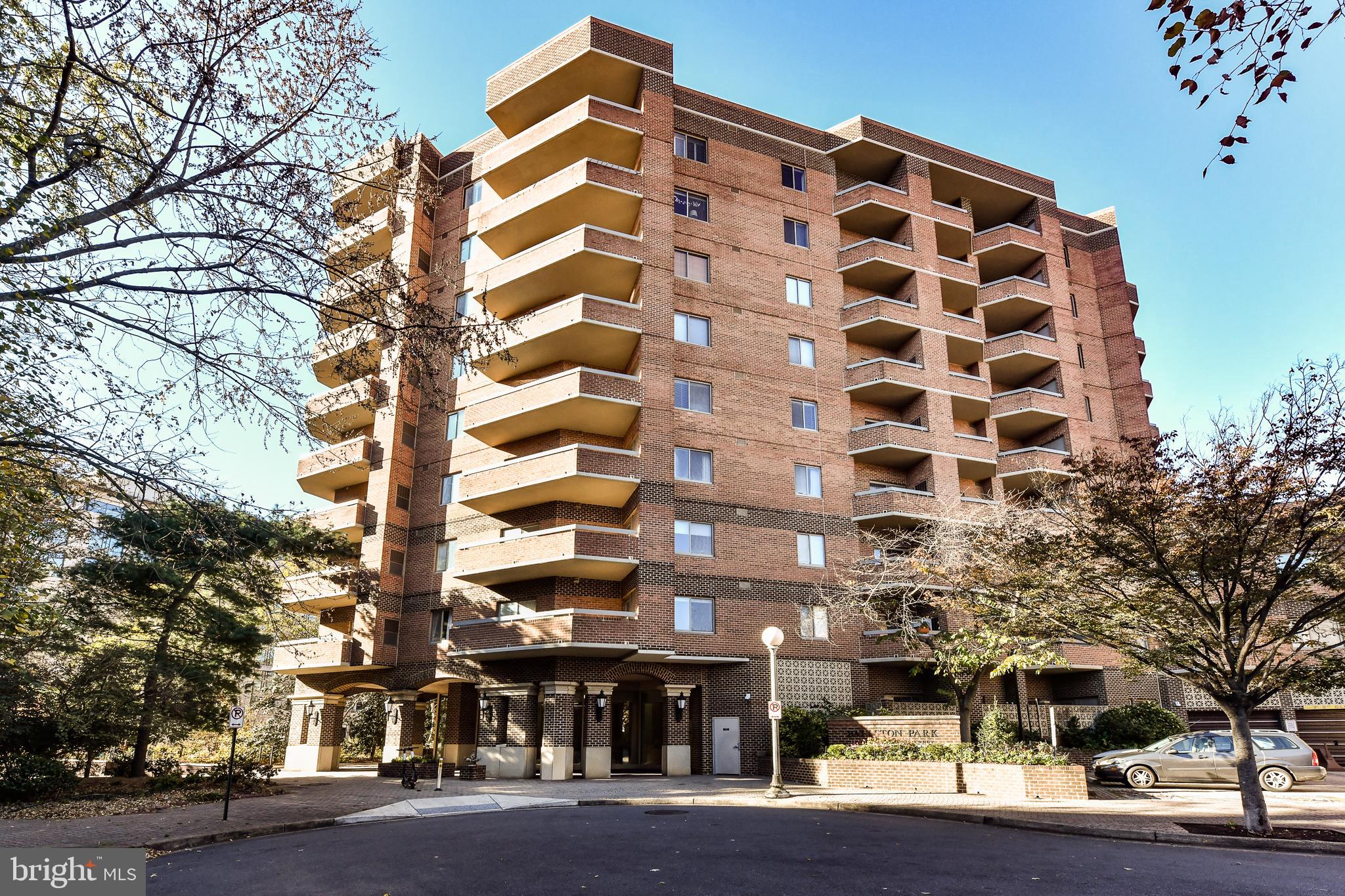 BALLSTON PARK - Residential Lease