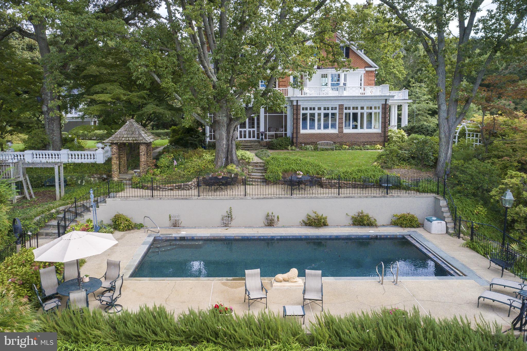 HARLEQUIN - Residential