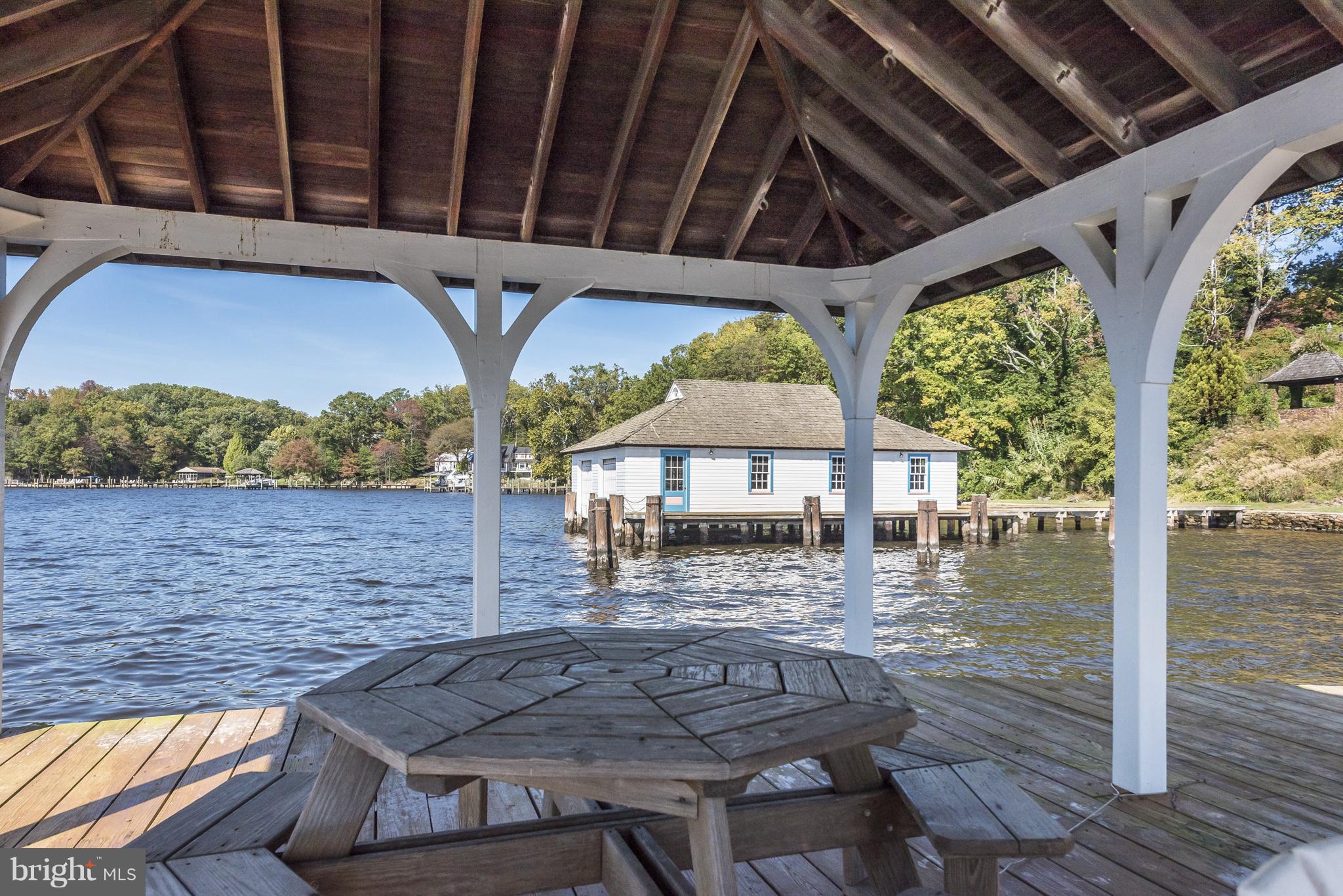 HARLEQUIN - Residential