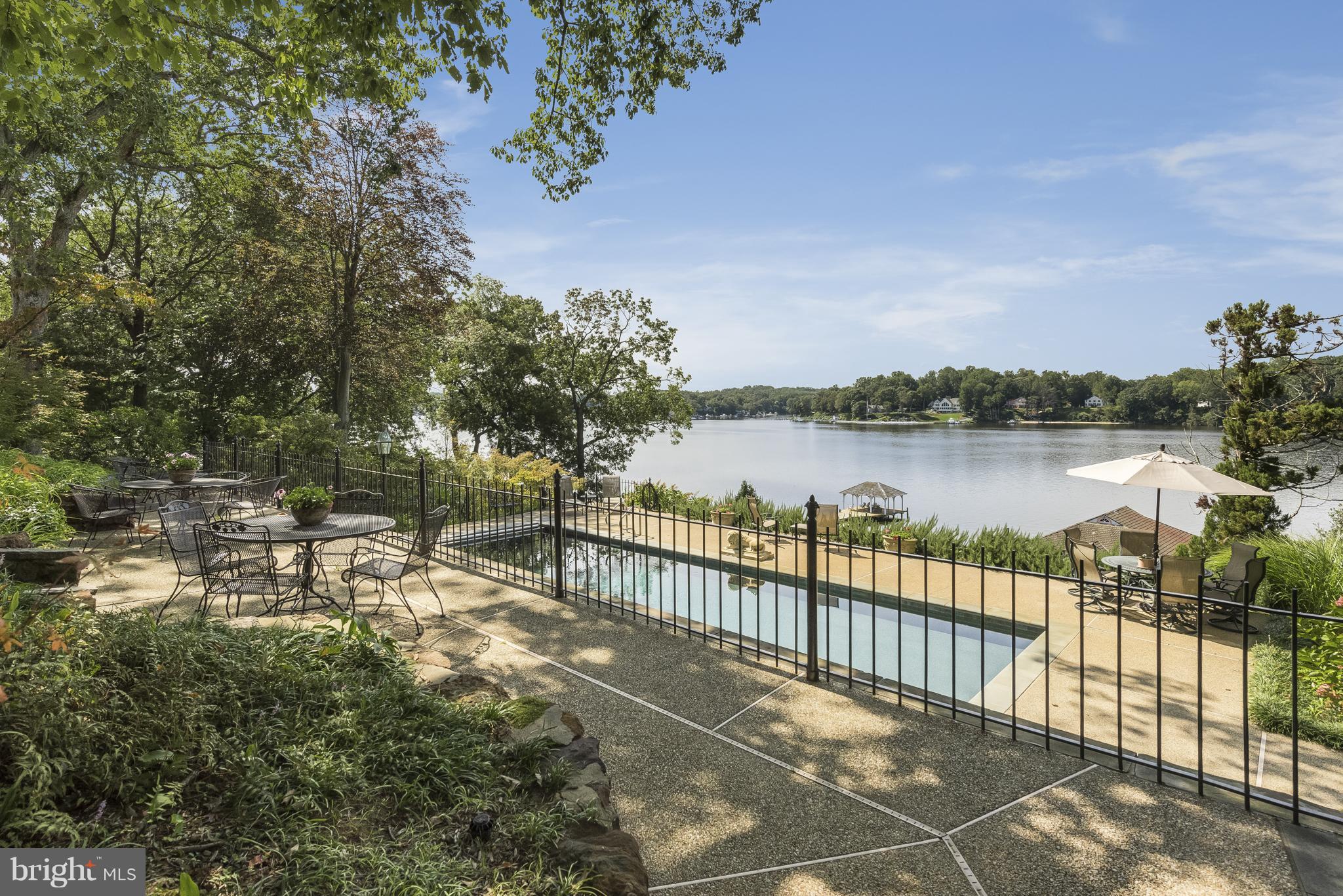 HARLEQUIN - Residential