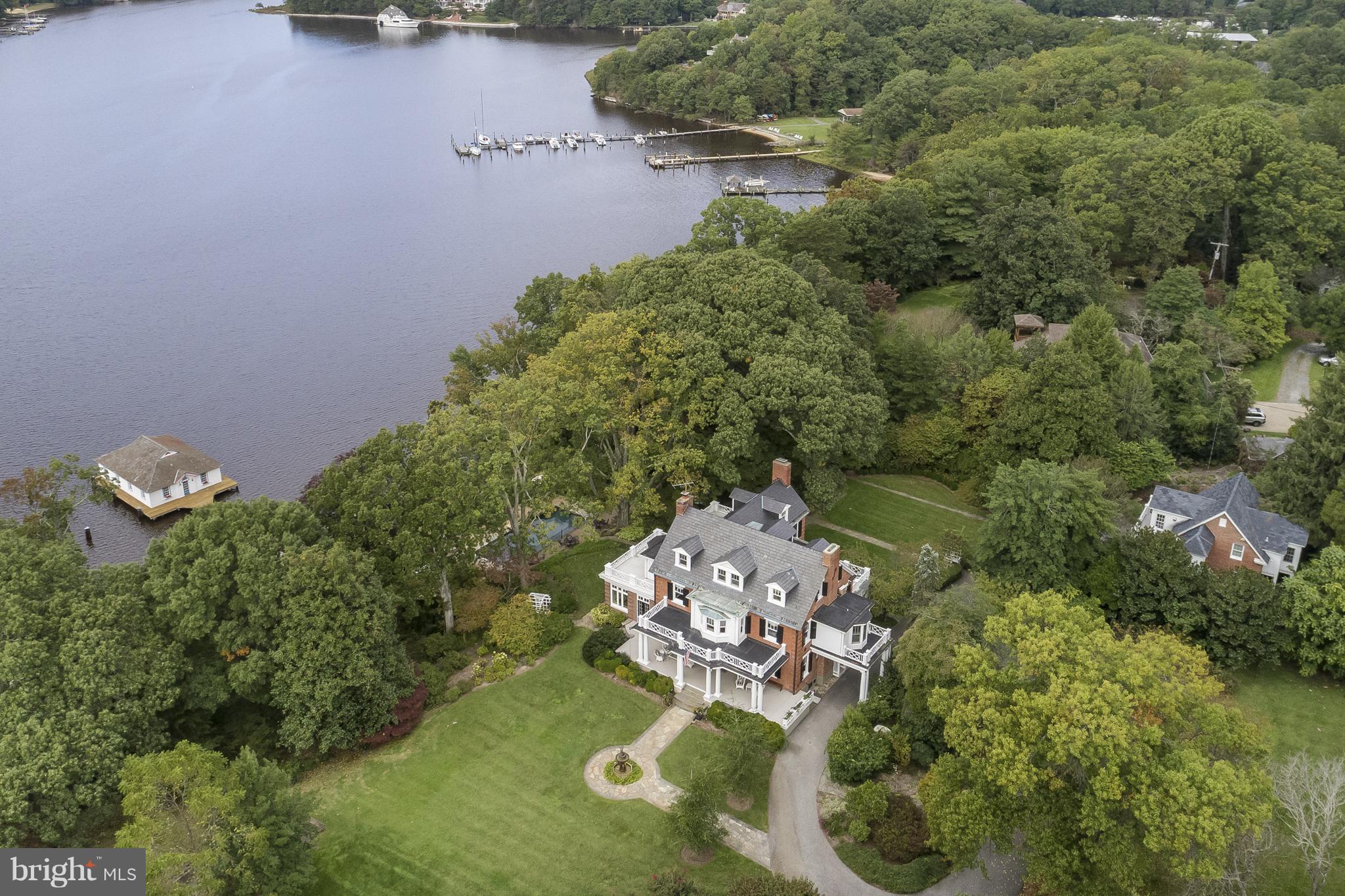 HARLEQUIN - Residential