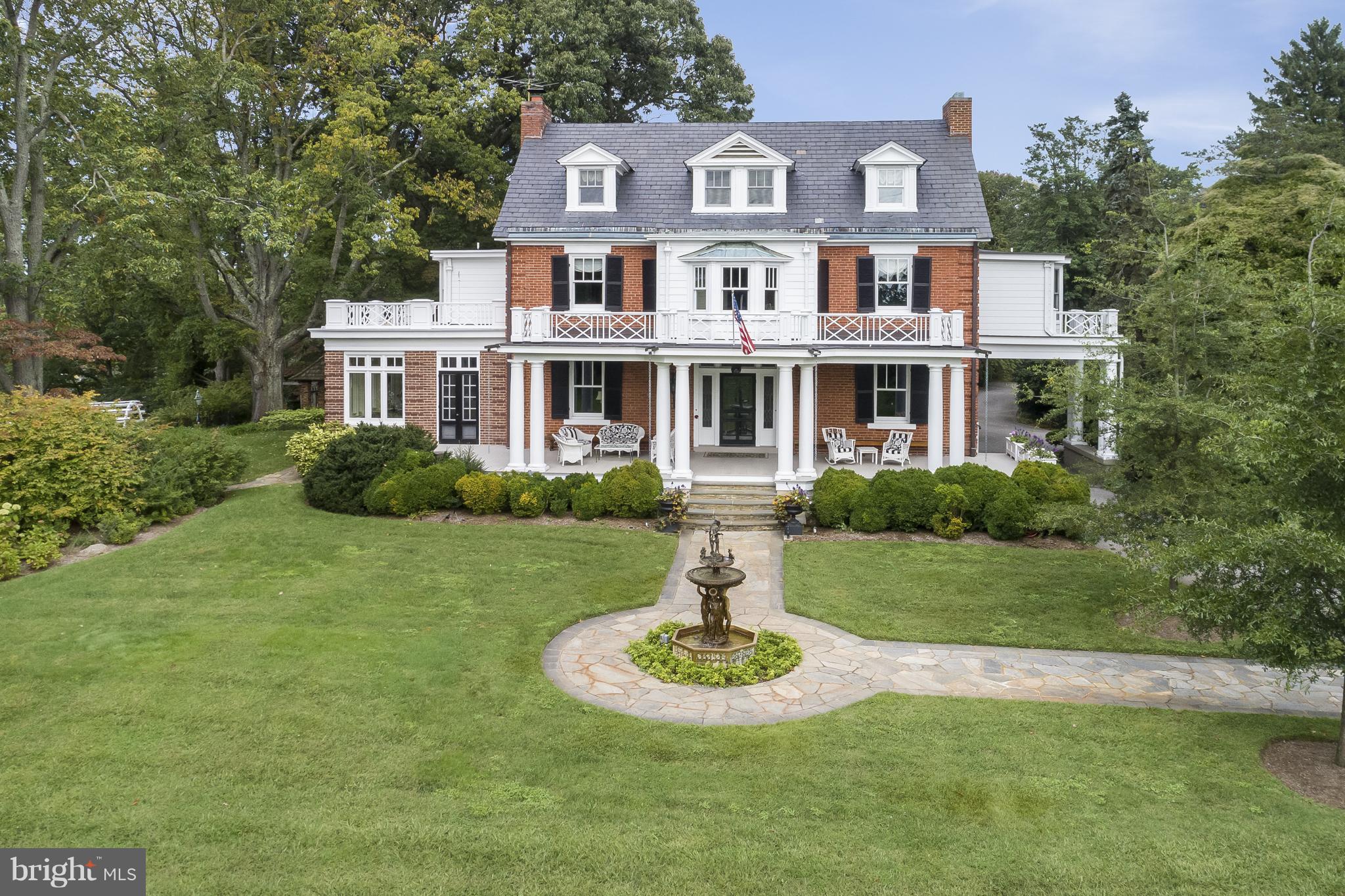 HARLEQUIN - Residential