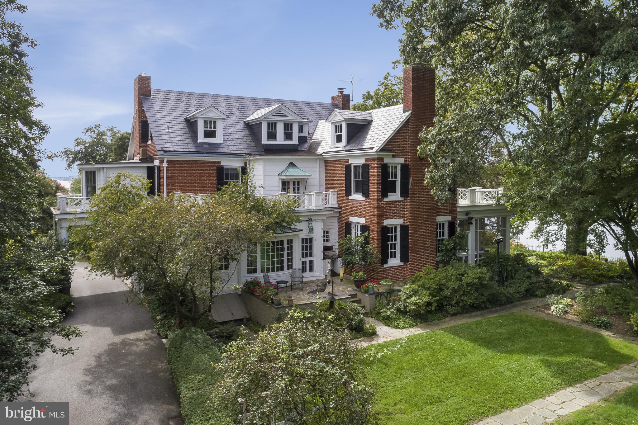 HARLEQUIN - Residential