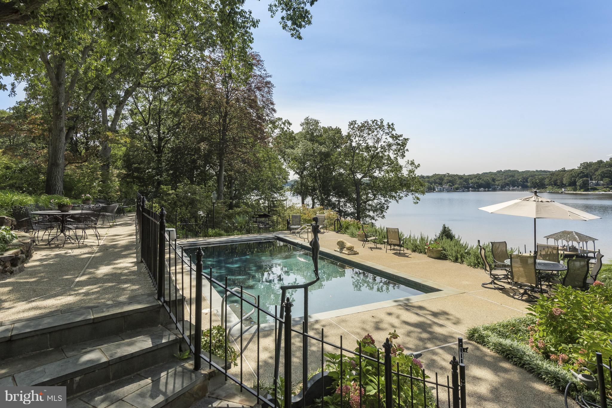 HARLEQUIN - Residential