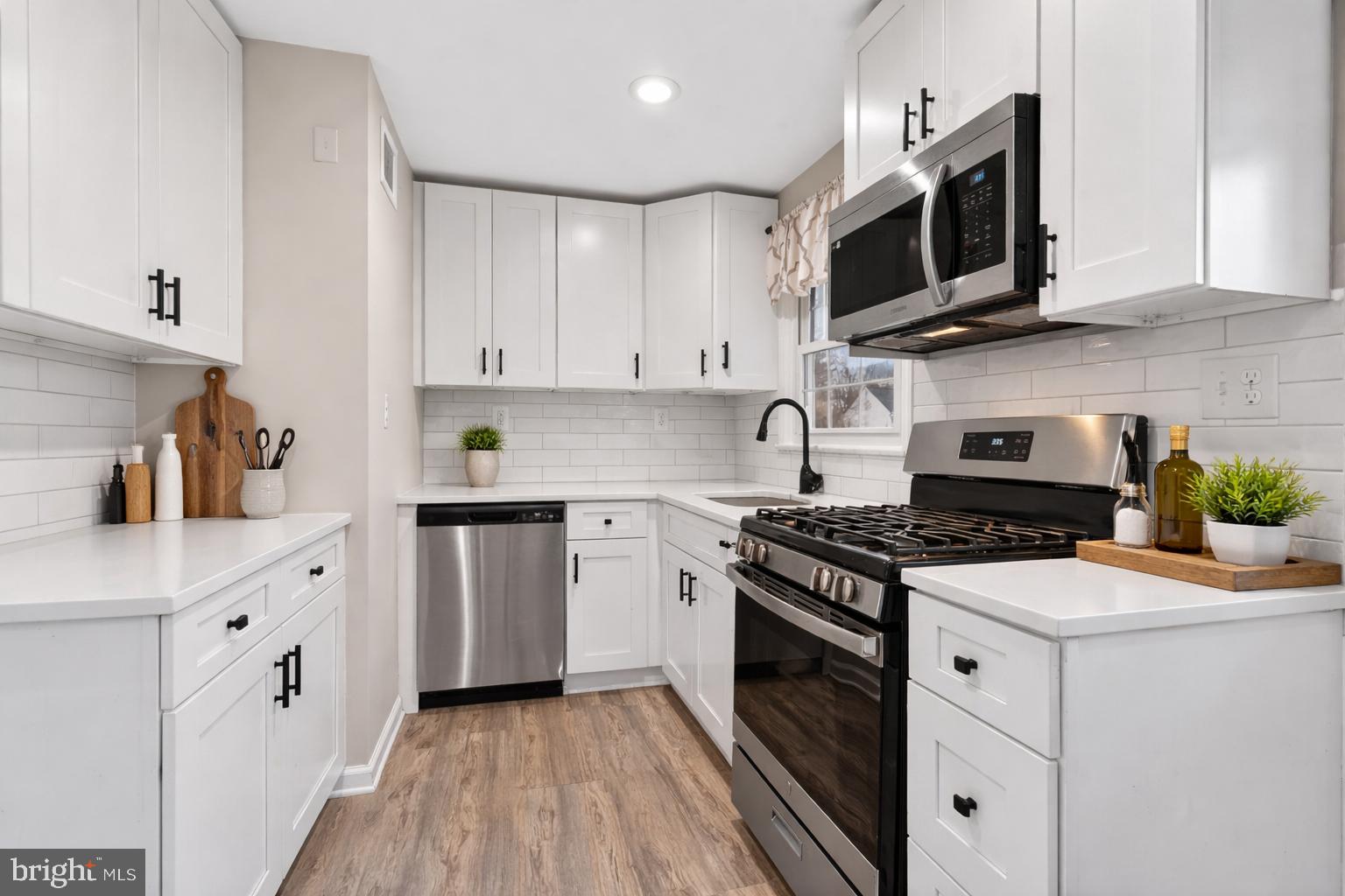 BUCKNELL MANOR - Residential