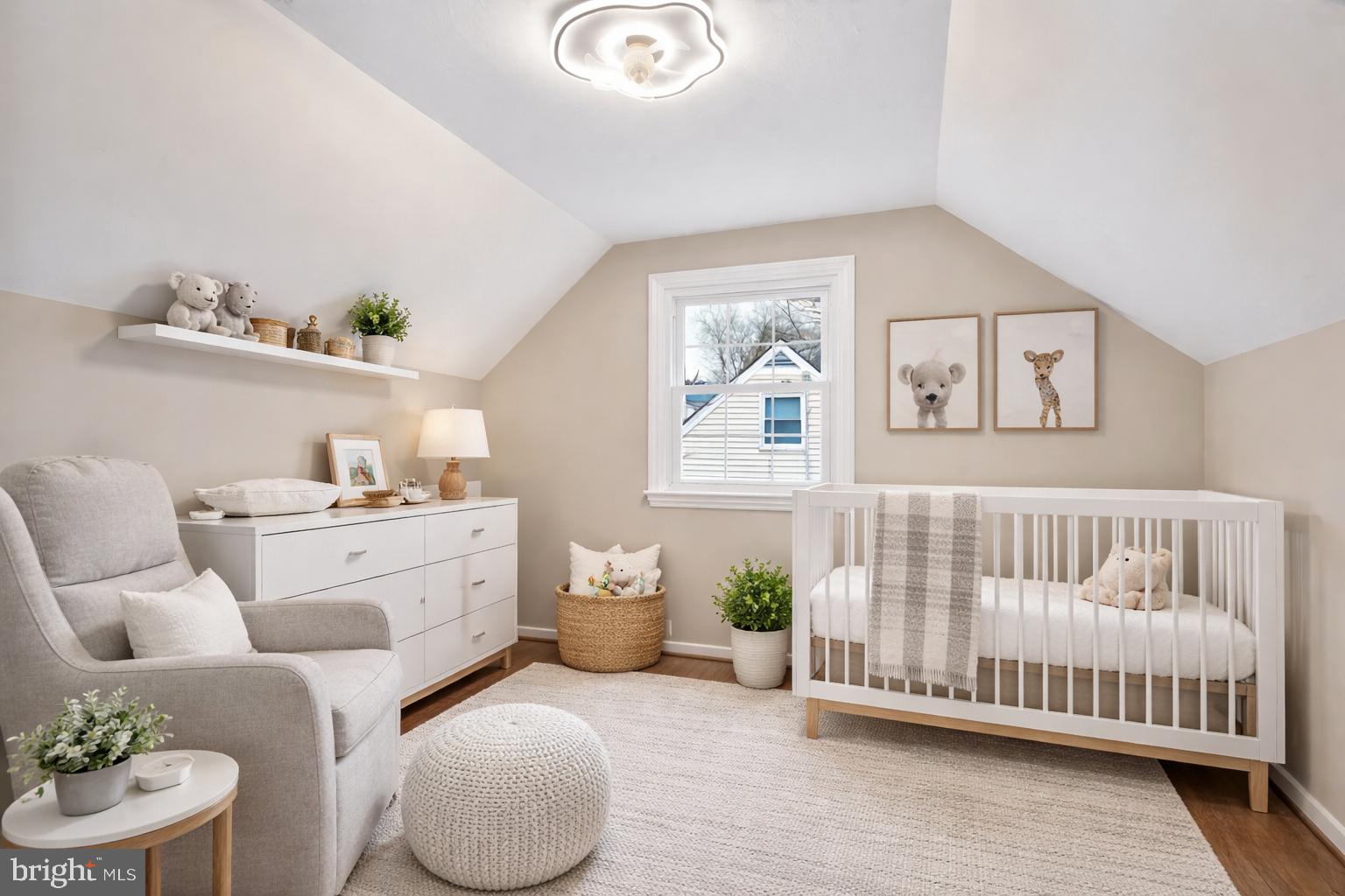 BUCKNELL MANOR - Residential