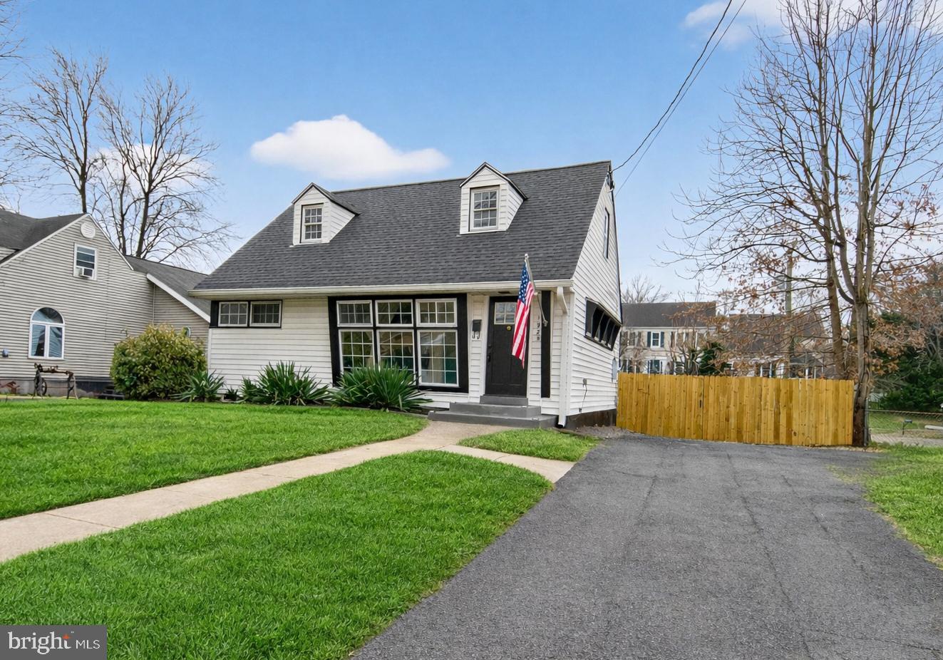 BUCKNELL MANOR - Residential