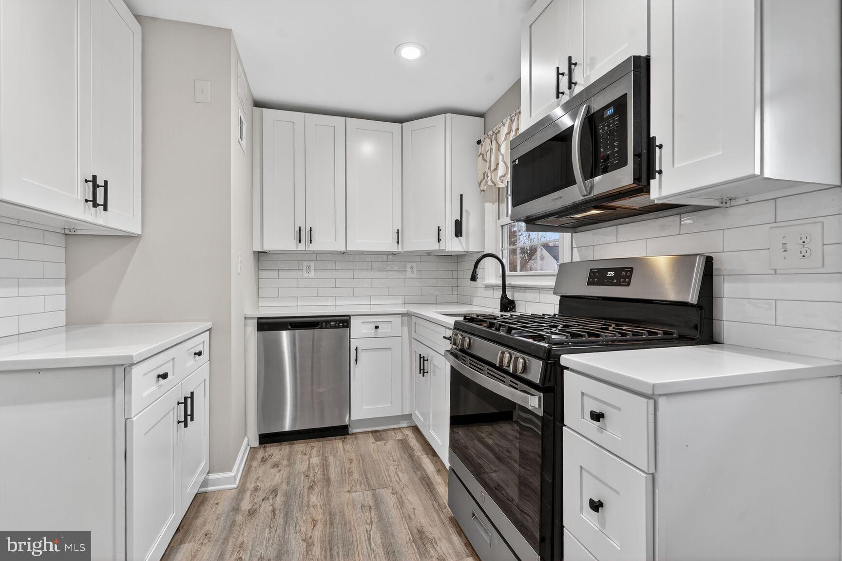 BUCKNELL MANOR - Residential