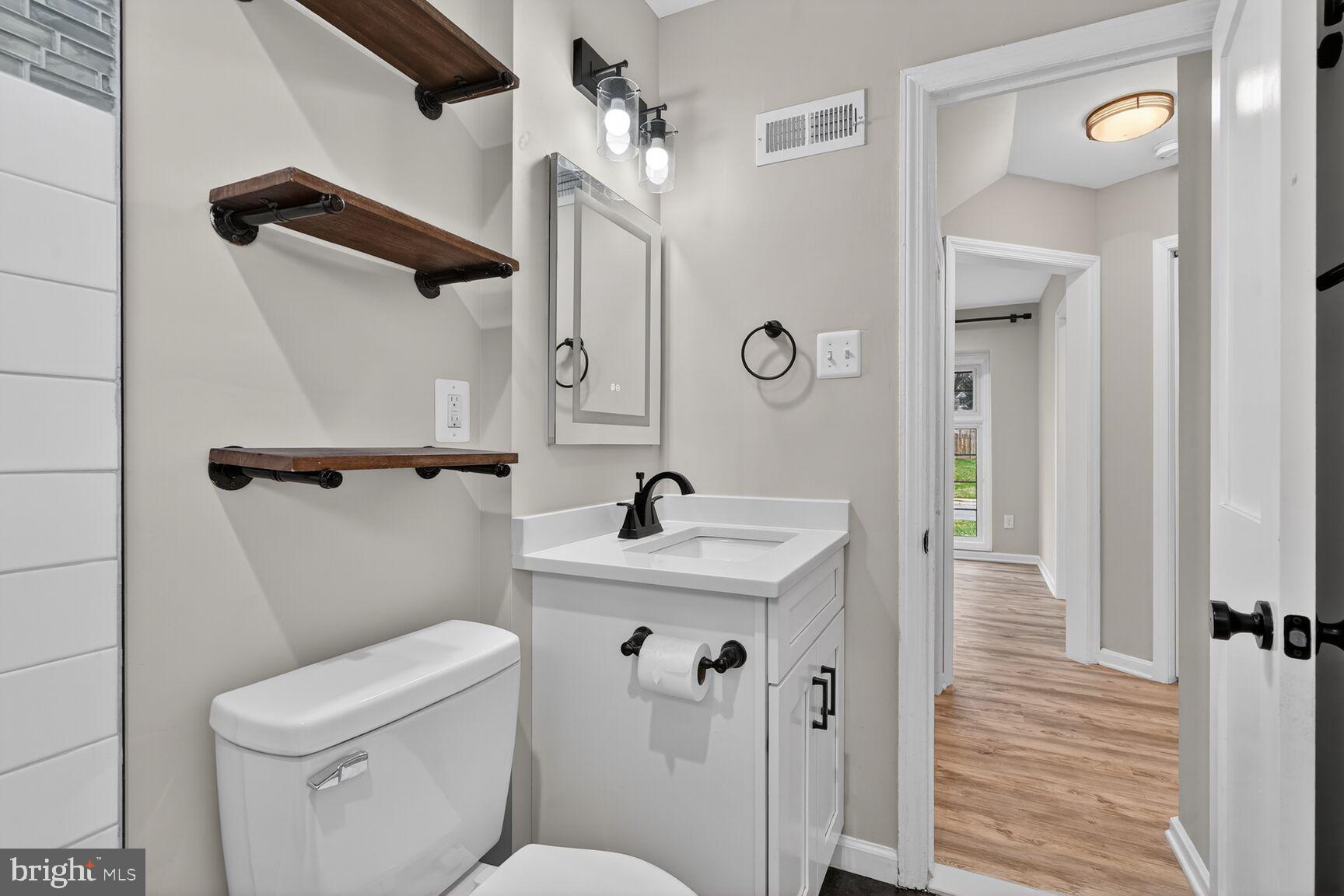 BUCKNELL MANOR - Residential