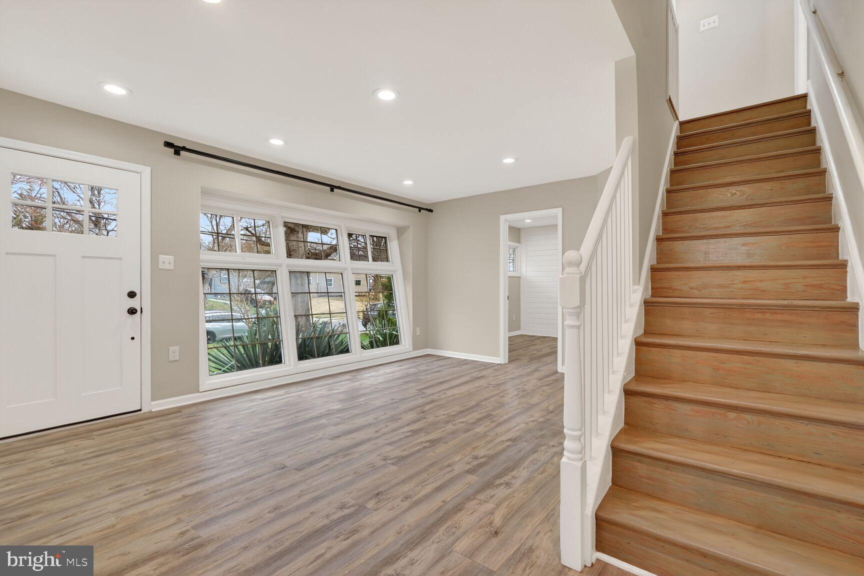 BUCKNELL MANOR - Residential