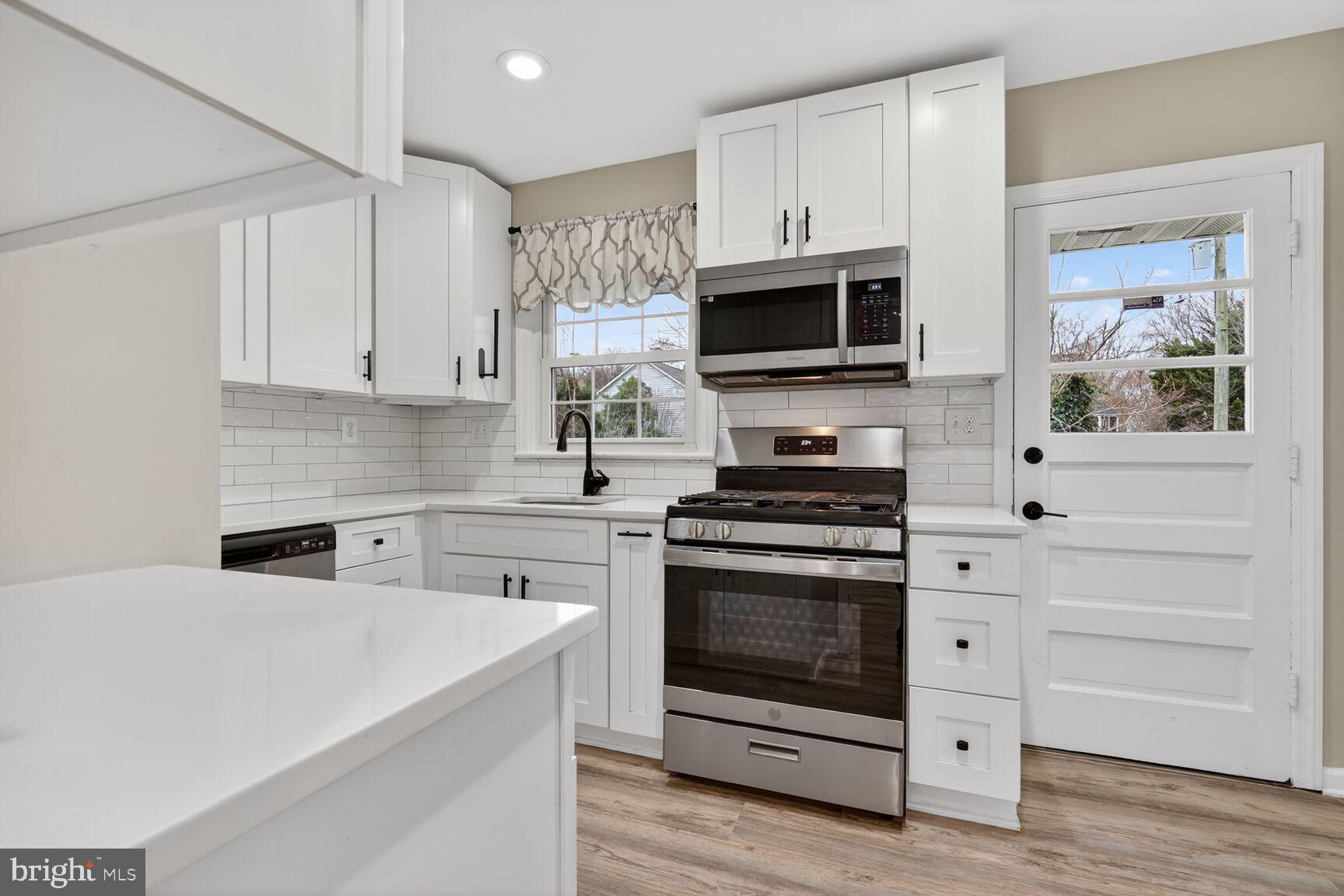 BUCKNELL MANOR - Residential