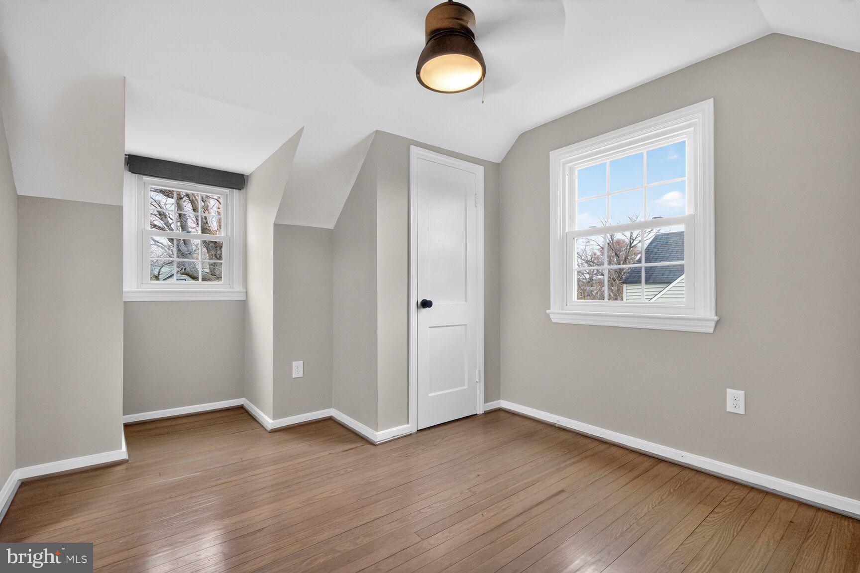 BUCKNELL MANOR - Residential