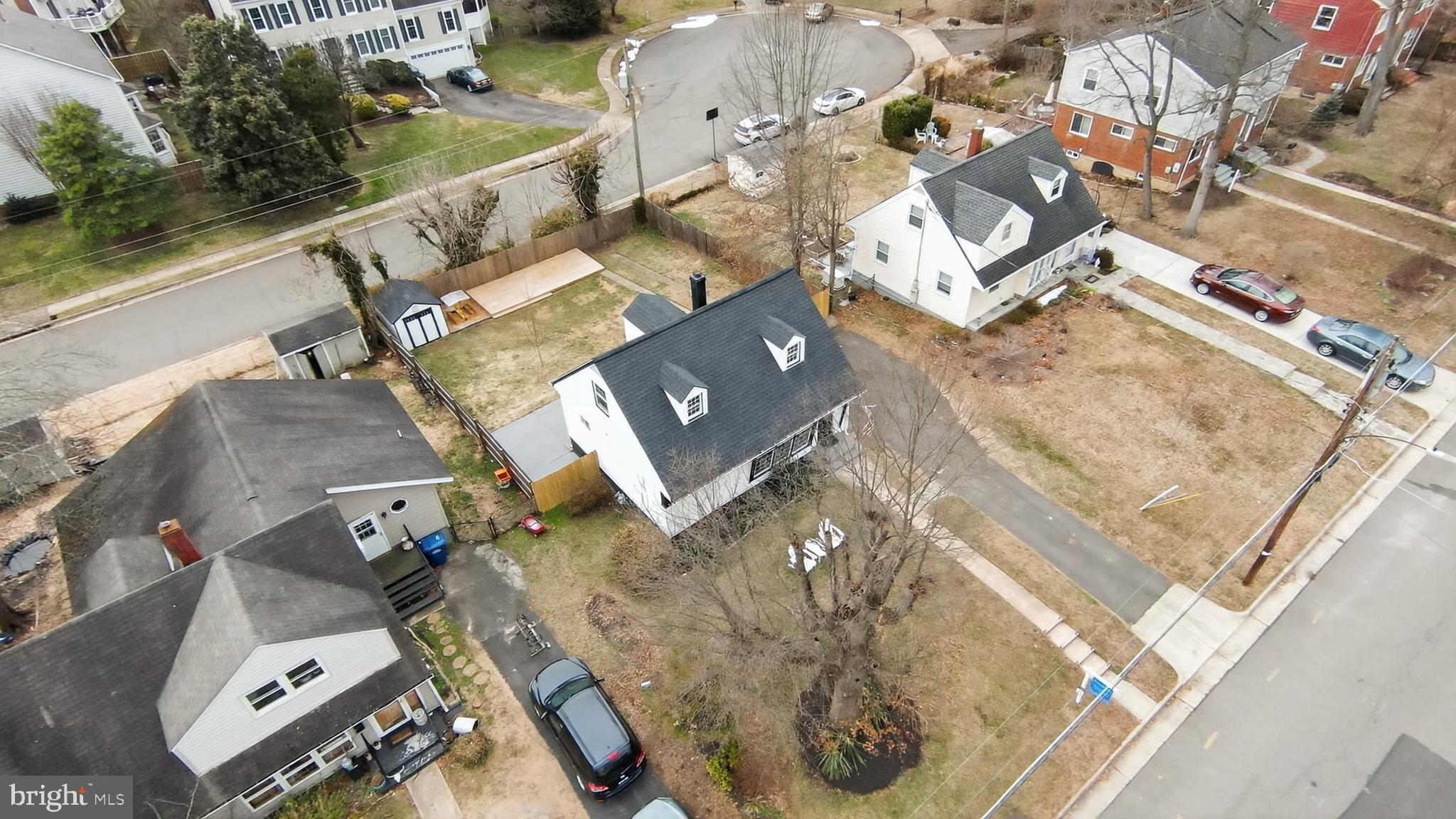 BUCKNELL MANOR - Residential