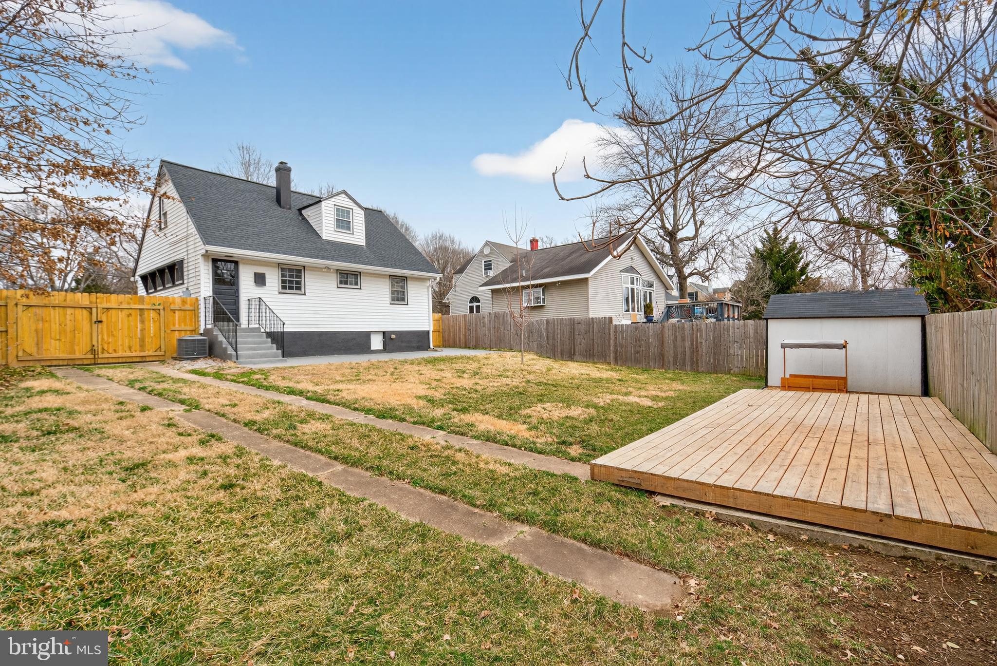 BUCKNELL MANOR - Residential