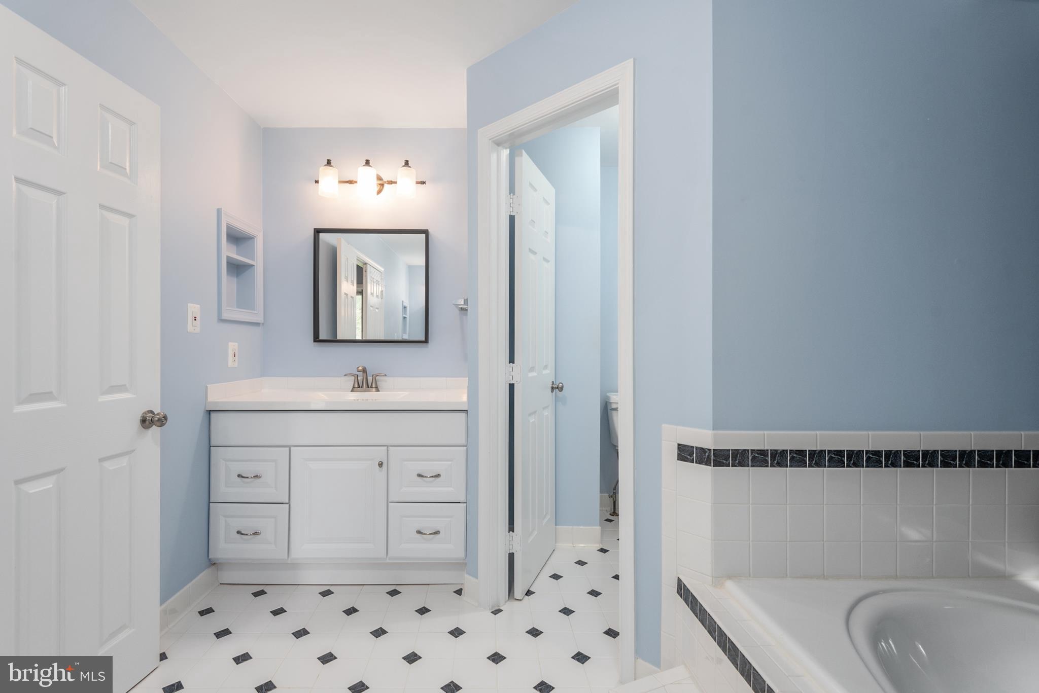 HAMPTON OAKS - Residential