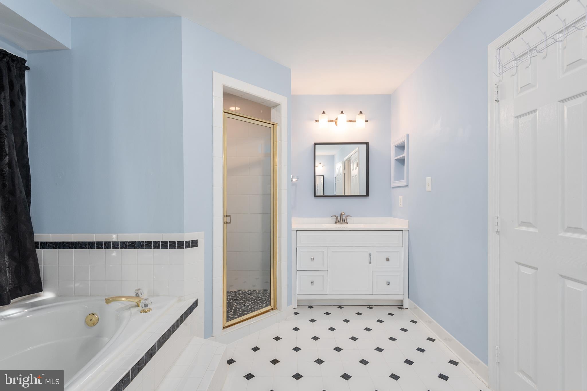 HAMPTON OAKS - Residential