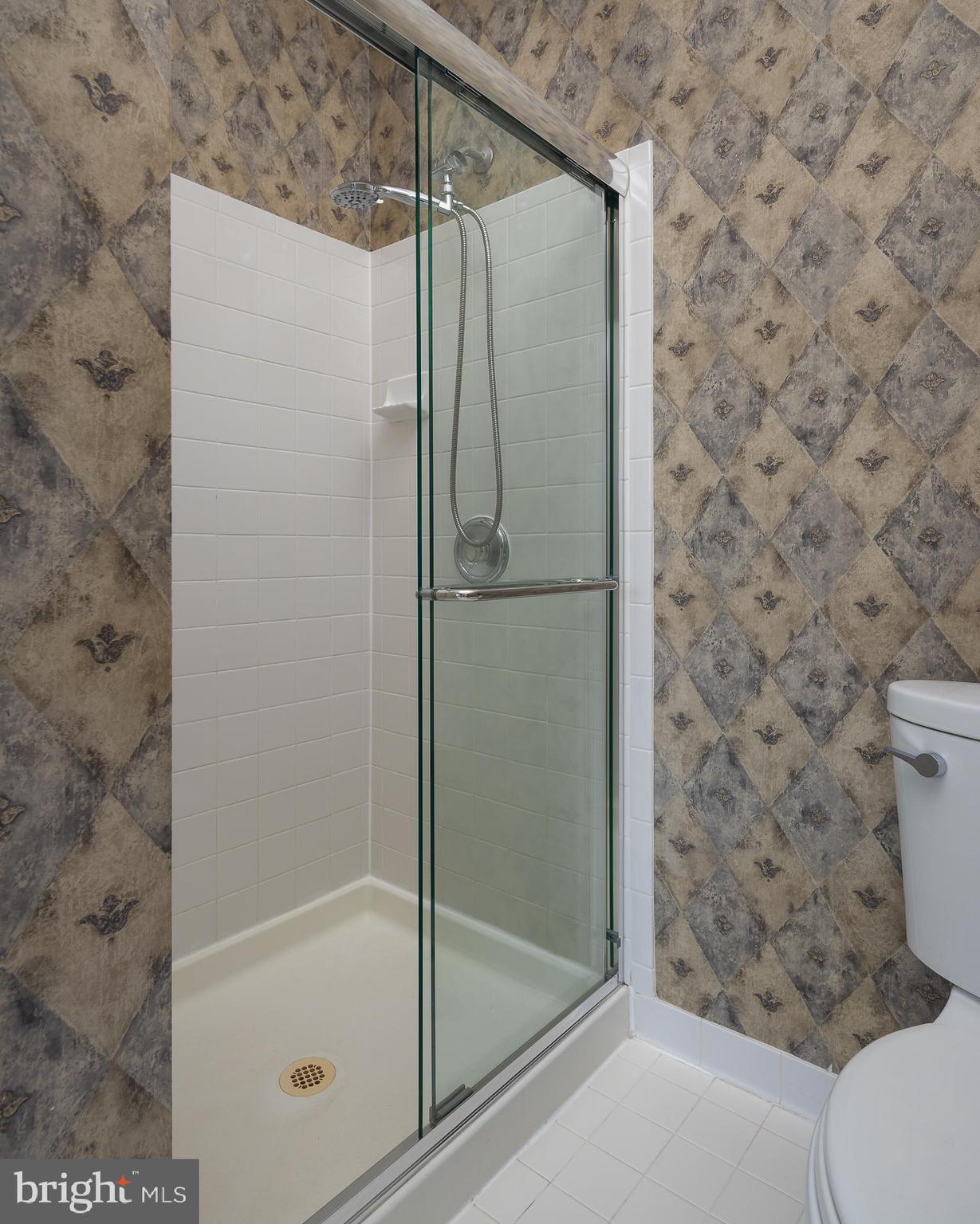 AUTUMN CHASE HUNT - Residential