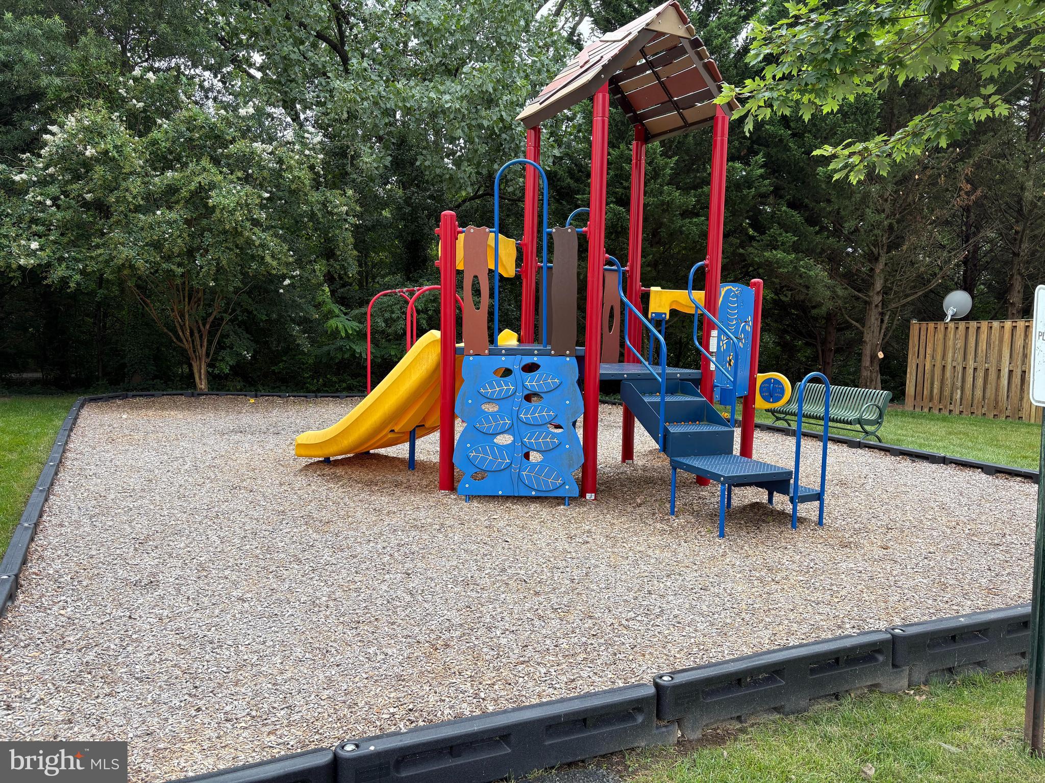 AUTUMN CHASE HUNT - Residential