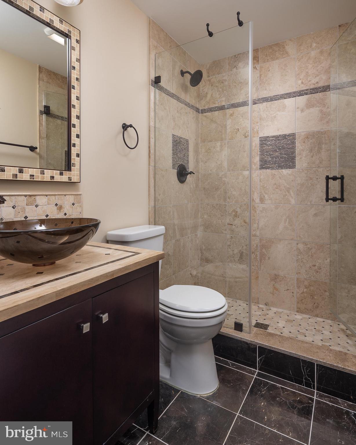 AUTUMN CHASE HUNT - Residential