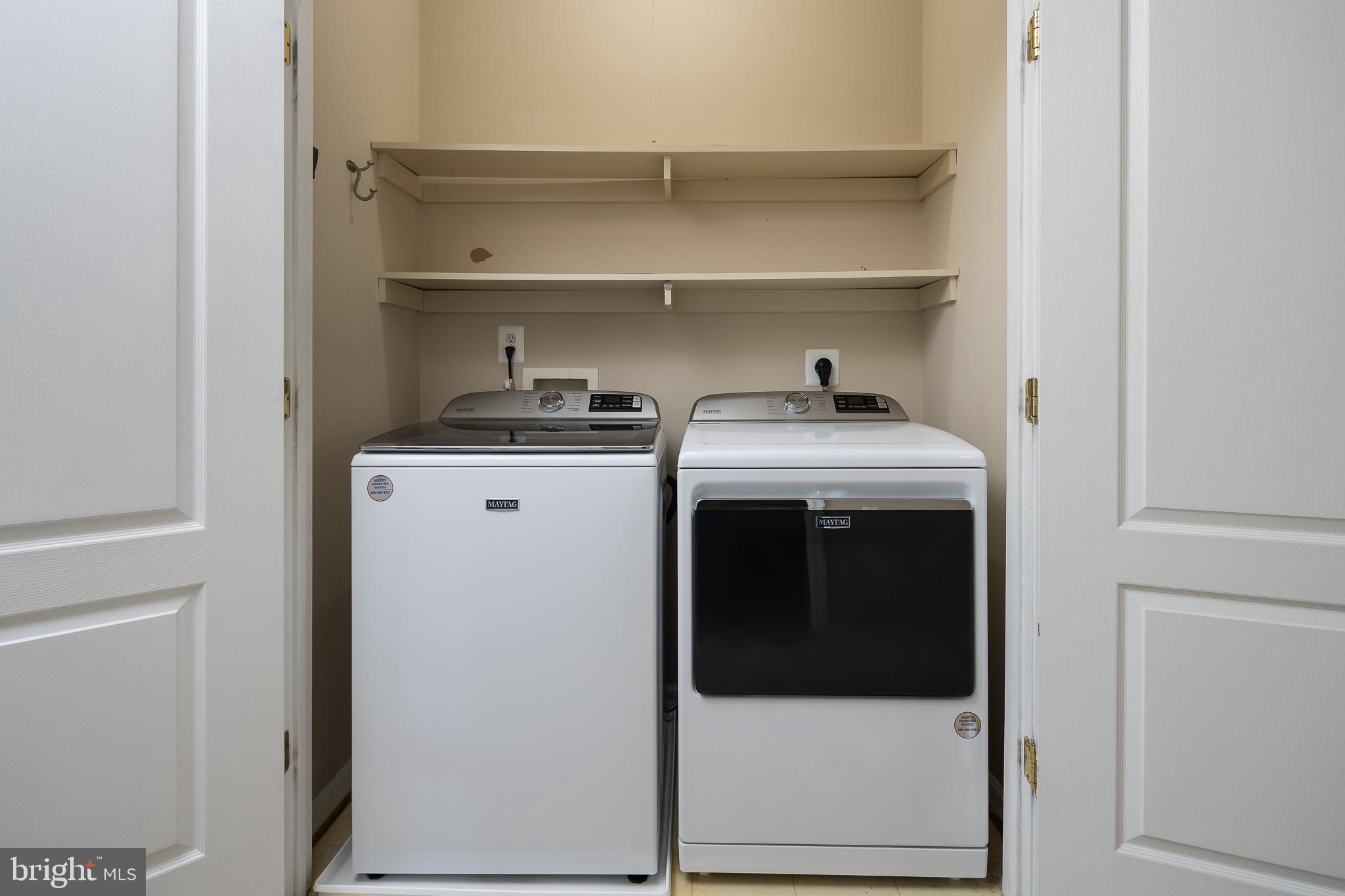 AUTUMN CHASE HUNT - Residential