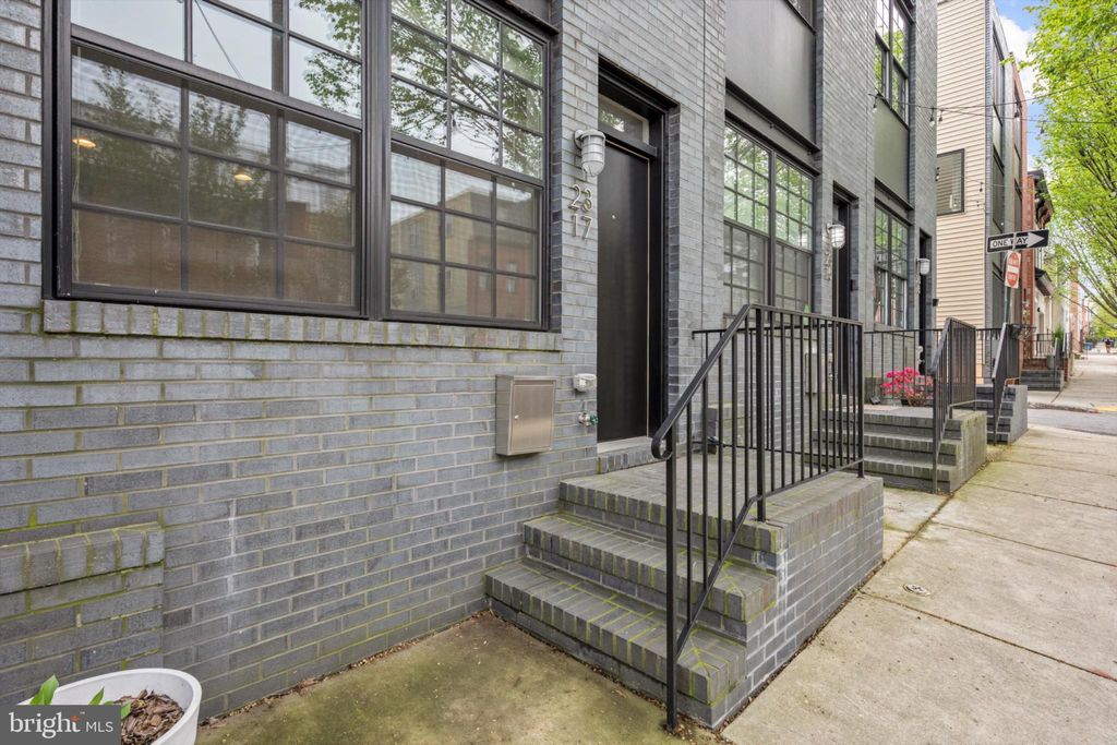 Photo of 2317 E Fairmount Avenue, BALTIMORE, MD 21224 (MLS # MDBA2186650)