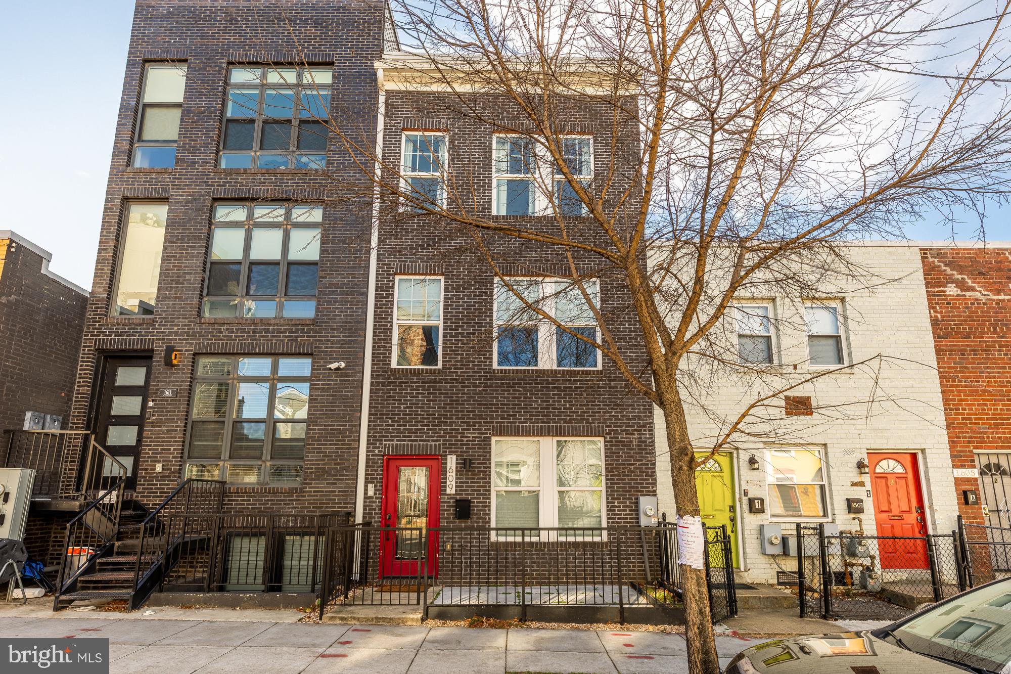 1609 LEVIS STREET NE