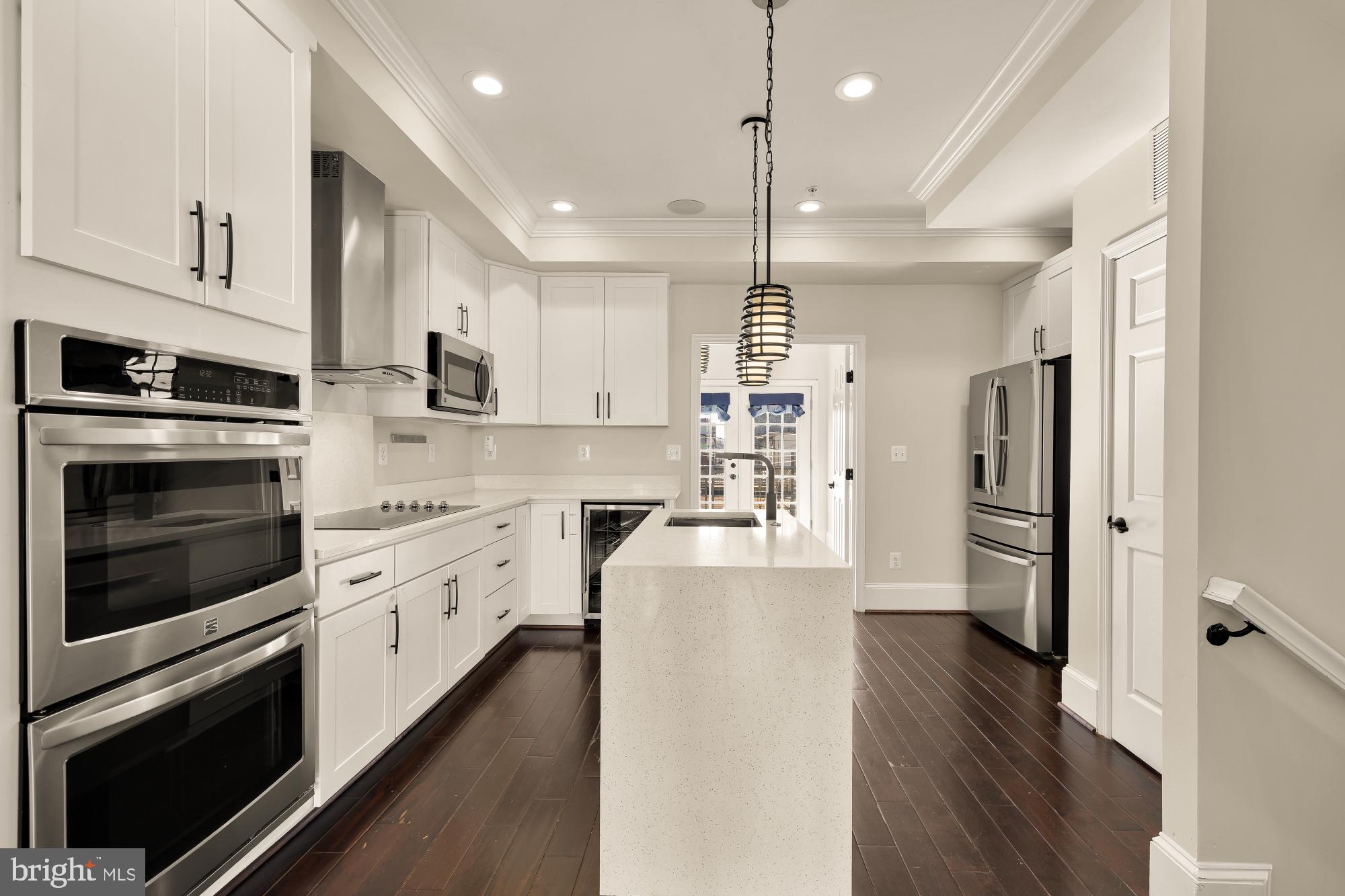 1609 LEVIS STREET NE