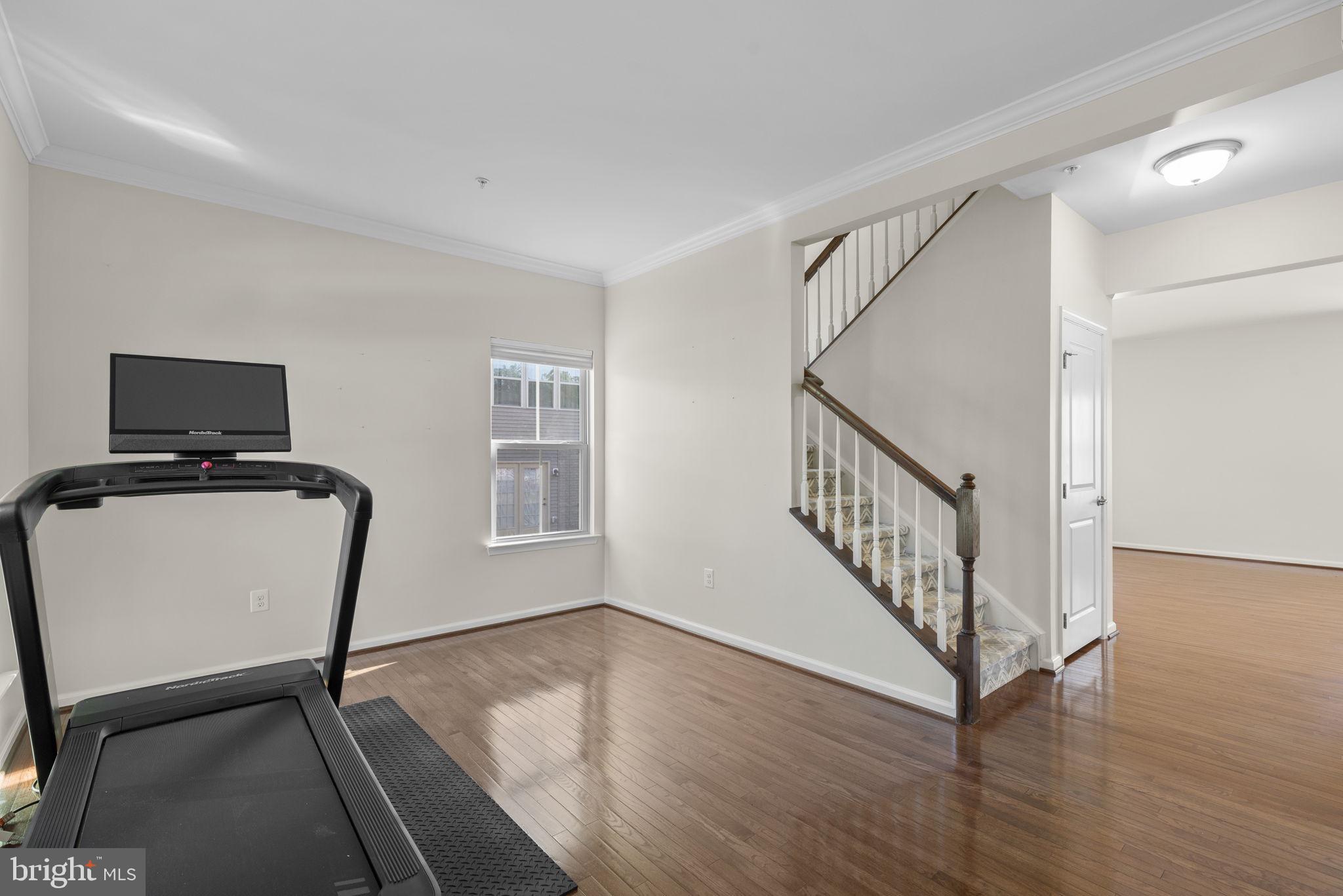 2419 VALLEY VIEW WAY