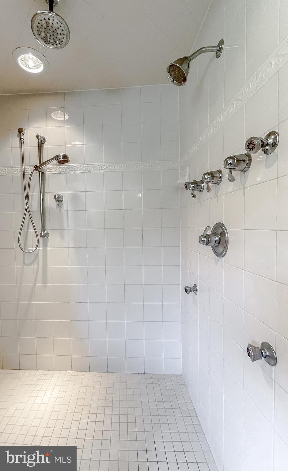 BROAD CREEK - Residential