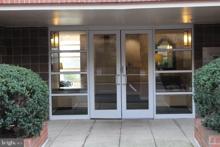 LOFTS - Residential Lease