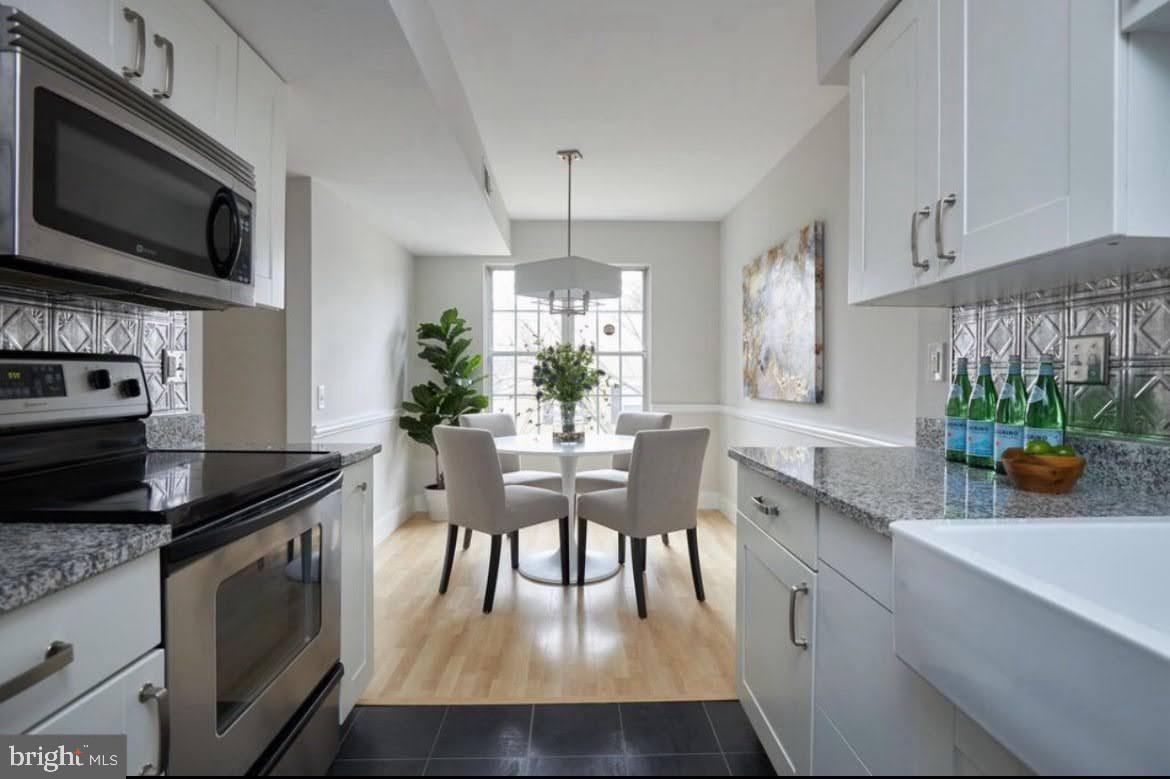 LAKEVIEW - Residential Lease